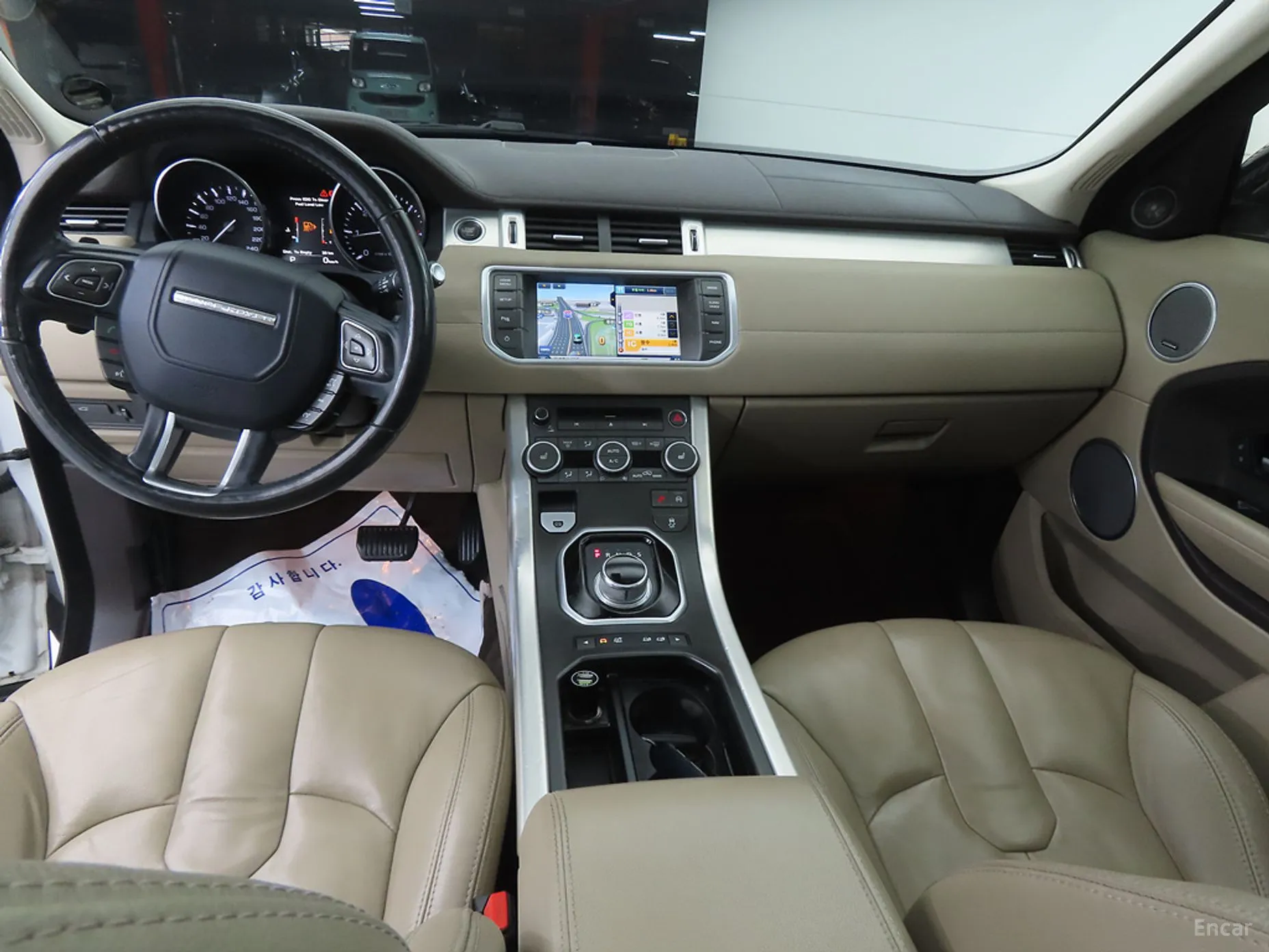 Land Rover Range Rover Evoque превью 7