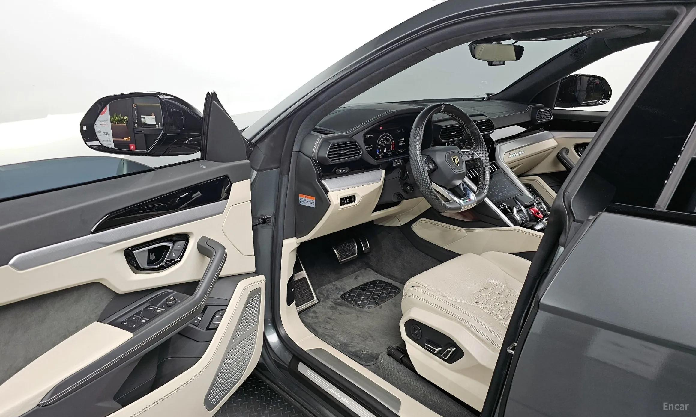 Lamborghini Urus превью 11
