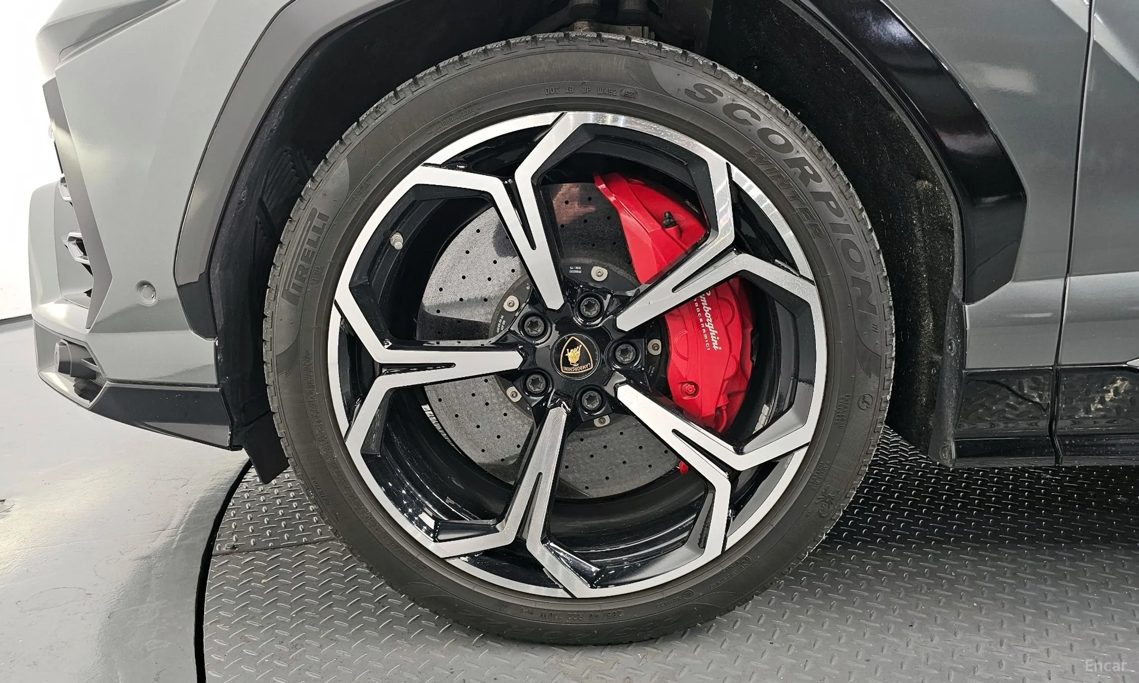 Lamborghini Urus превью 5
