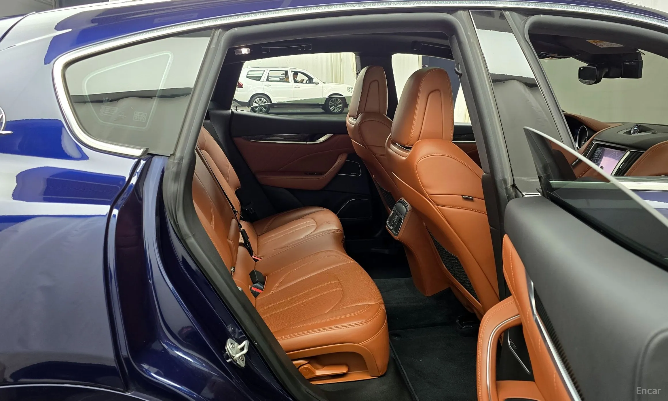 Maserati Levante превью 12