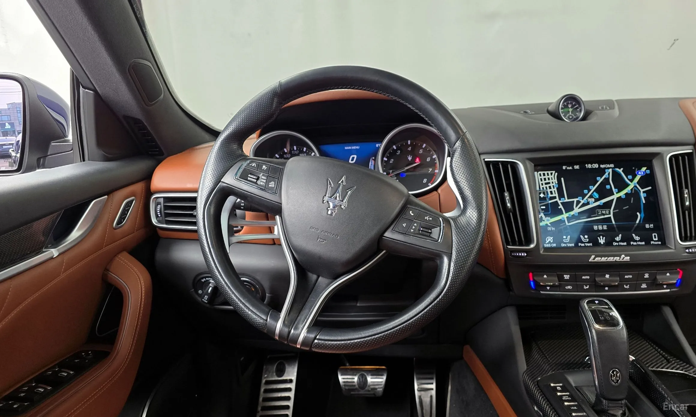 Maserati Levante превью 13