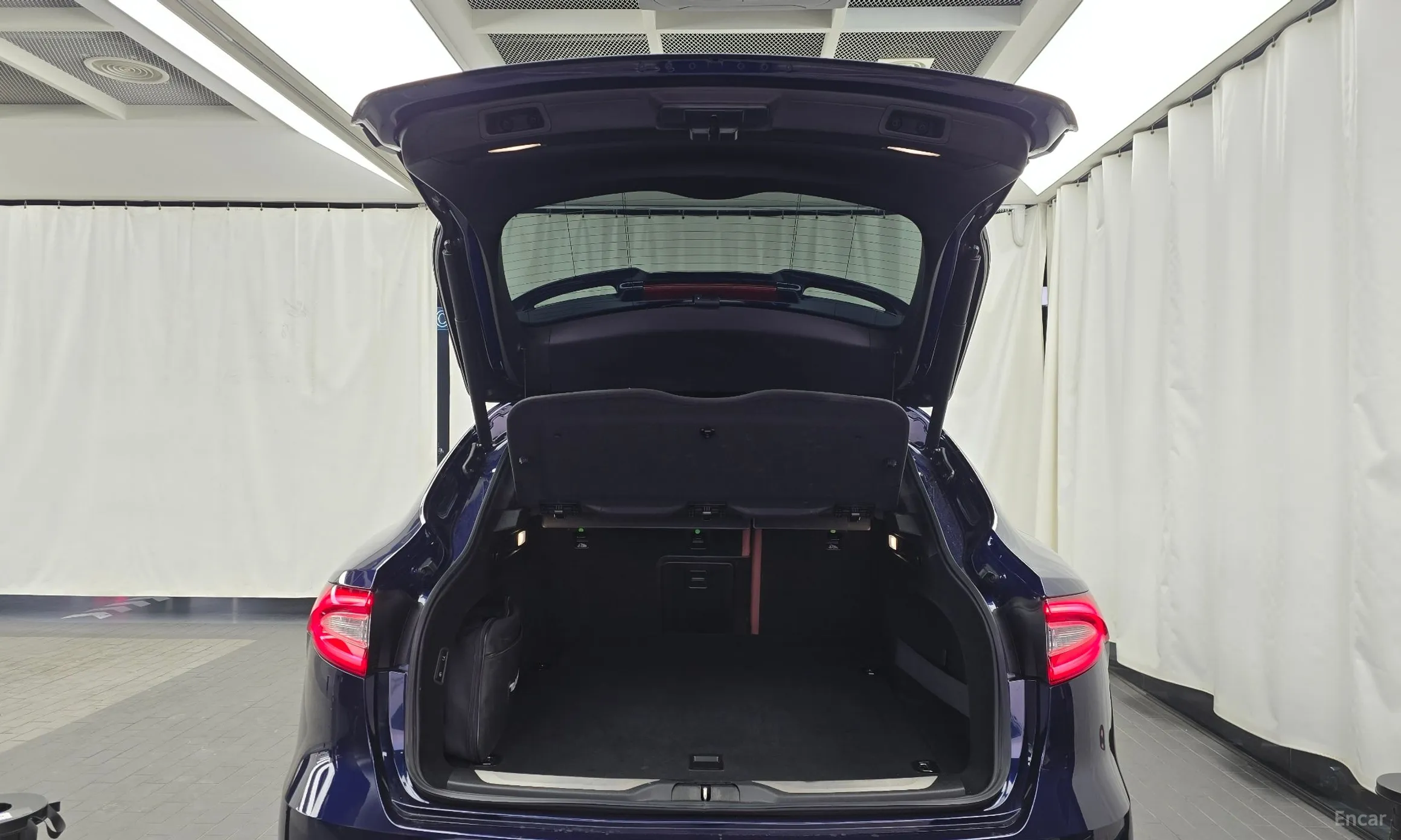 Maserati Levante превью 20