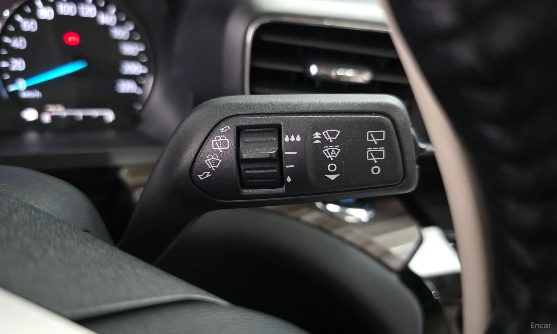 Ford Explorer 6th Generation превью 19