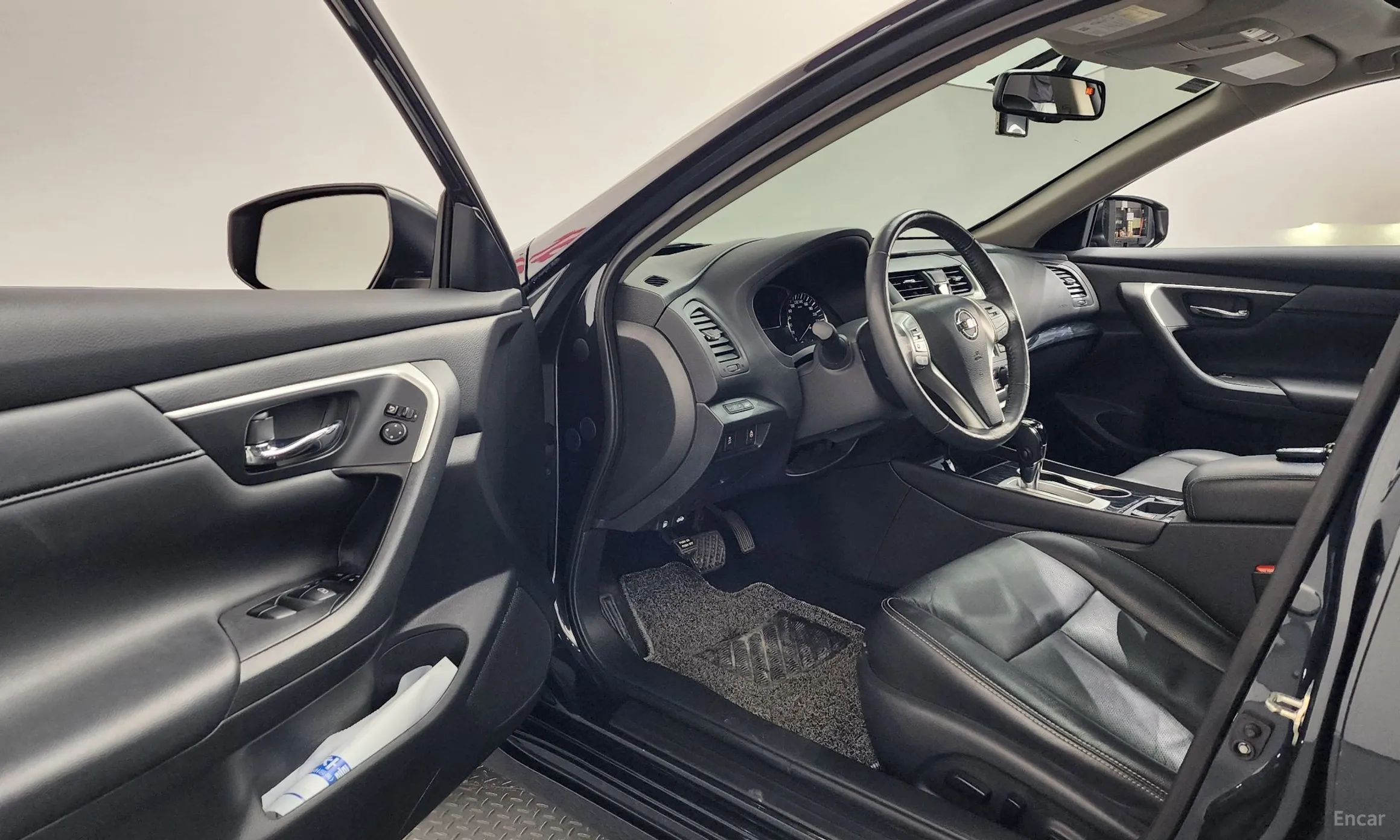 Nissan Altima превью 10
