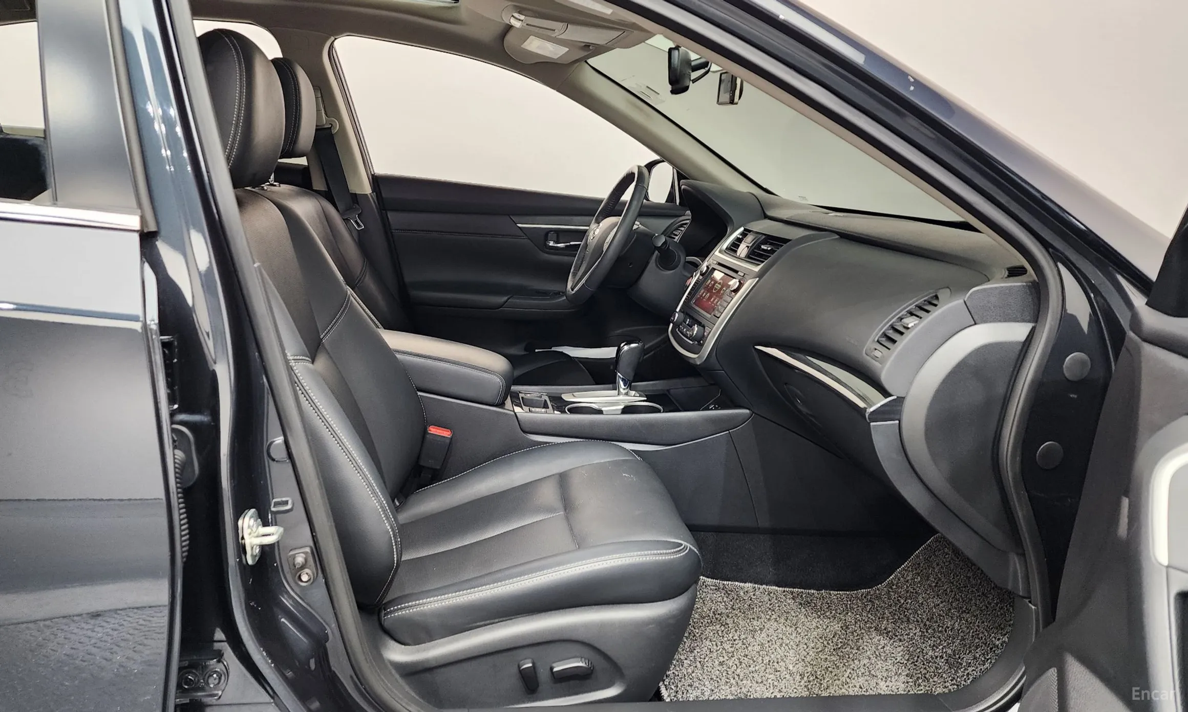 Nissan Altima превью 11