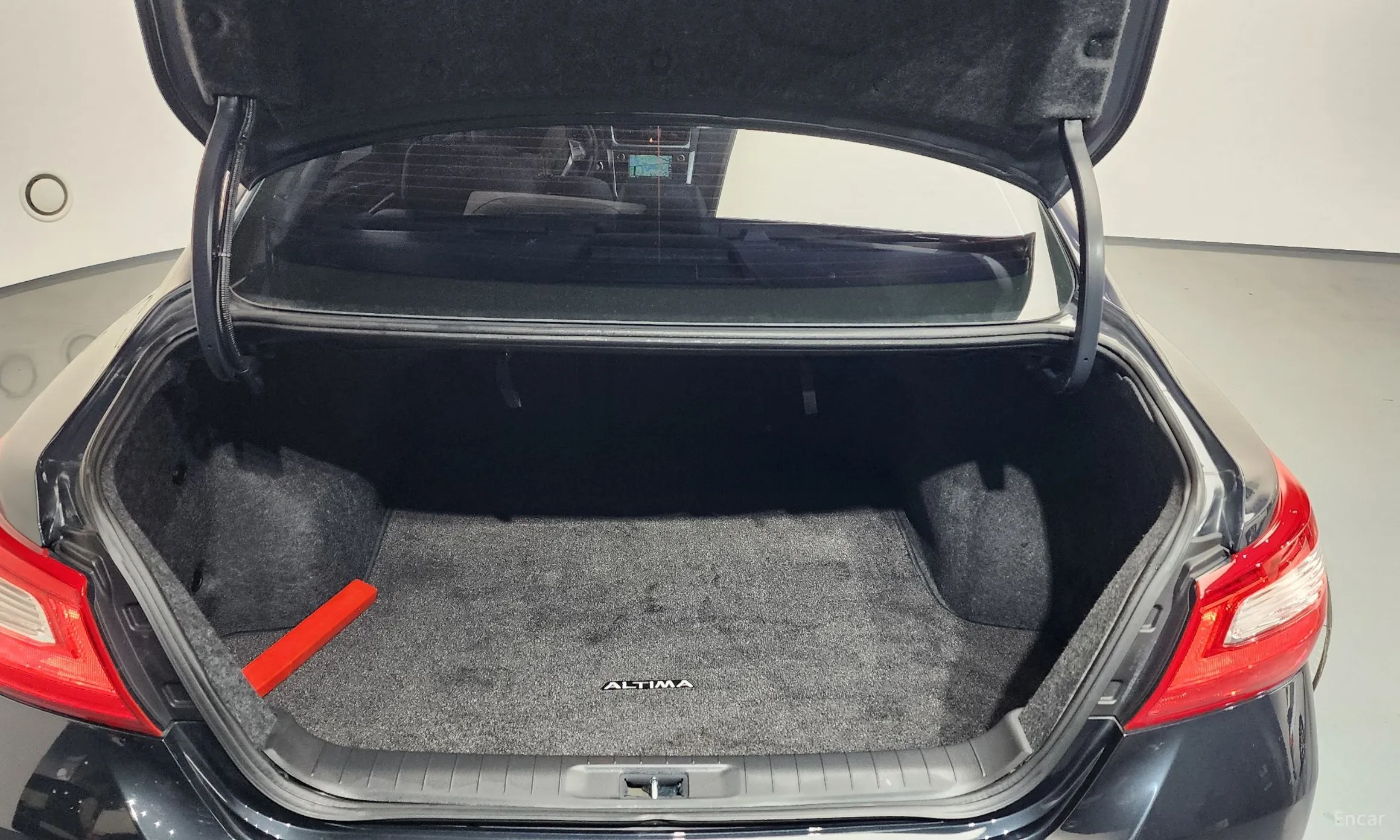 Nissan Altima превью 20