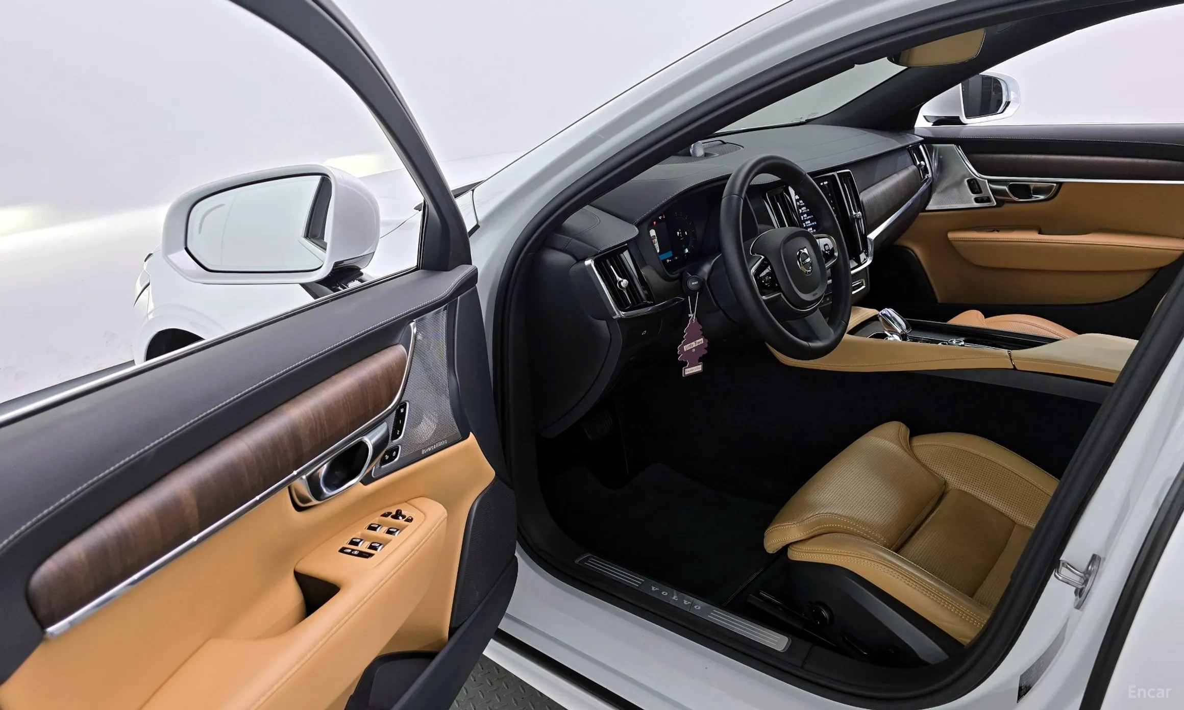 Volvo S90 превью 10