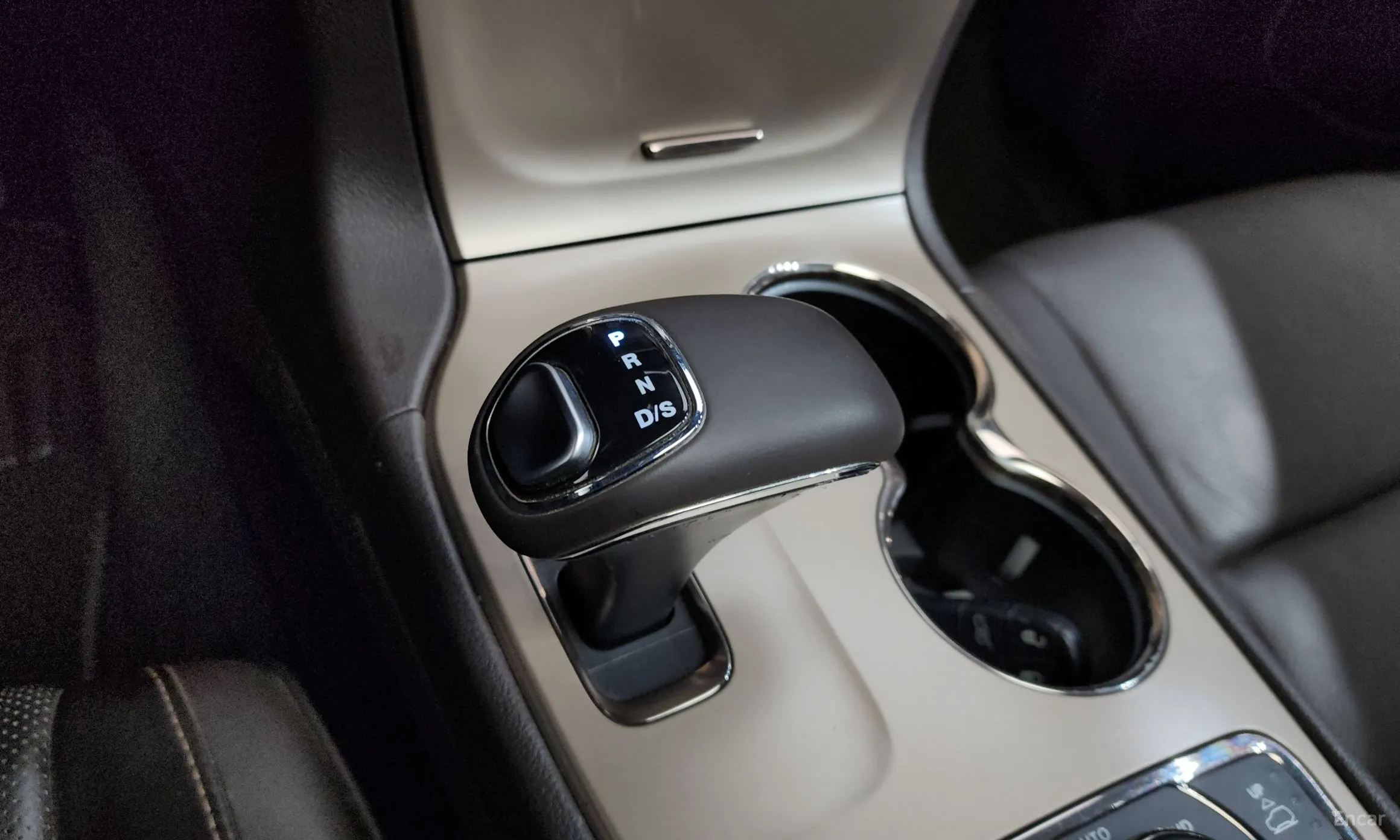 Jeep Grand Cherokee превью 9