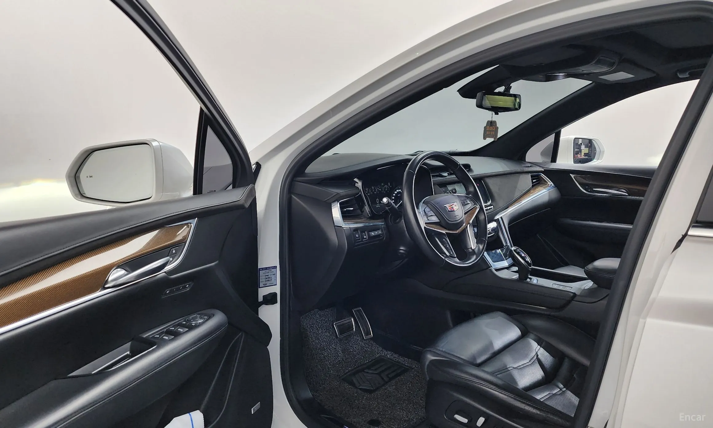 Cadillac XT5 превью 10
