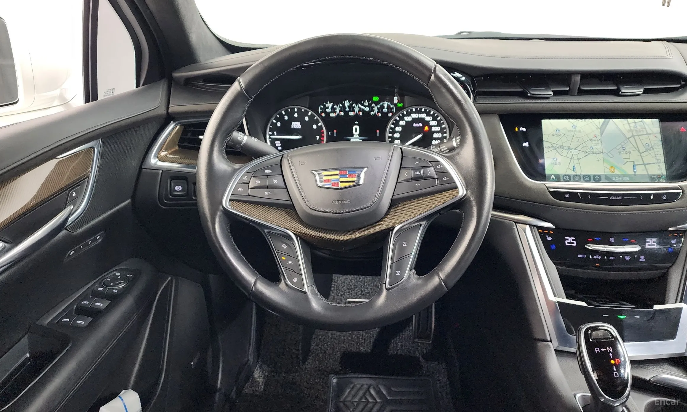 Cadillac XT5 превью 13