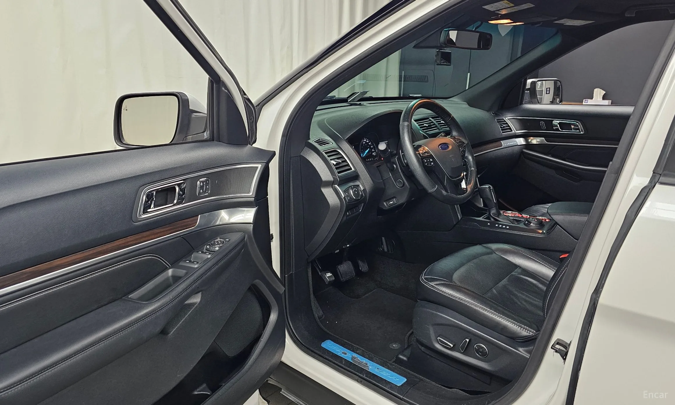 Ford Explorer превью 10