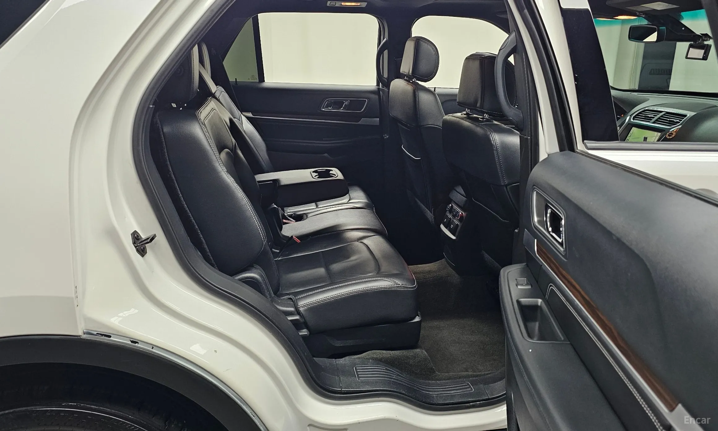 Ford Explorer превью 12