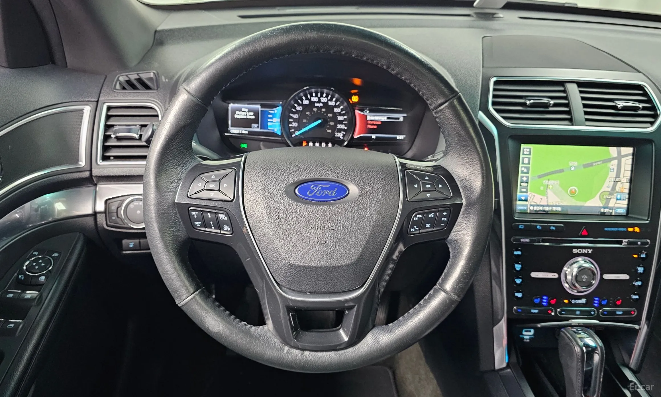 Ford Explorer превью 13