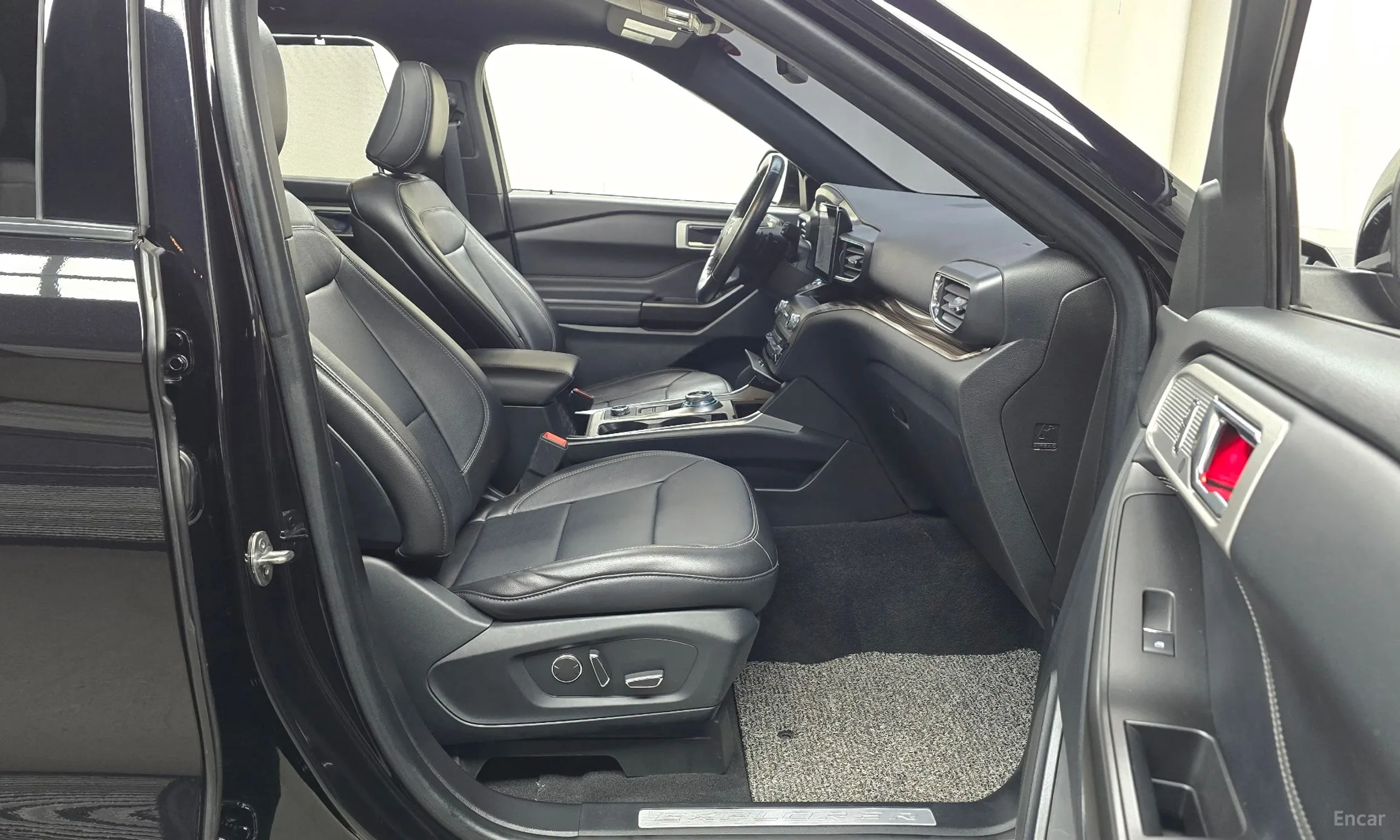 Ford Explorer 6th Generation превью 10