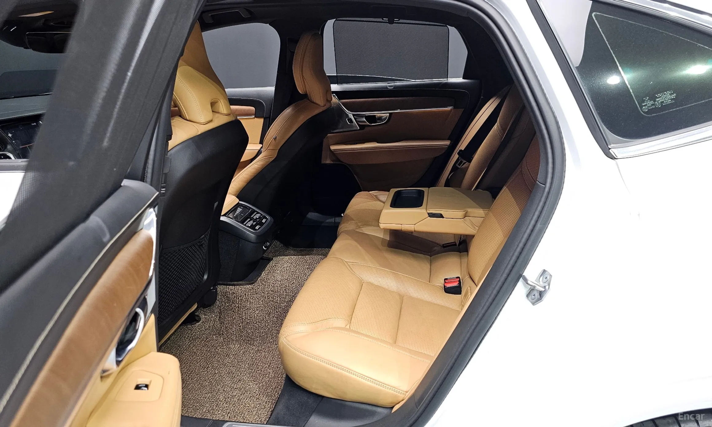 Volvo S90 превью 12