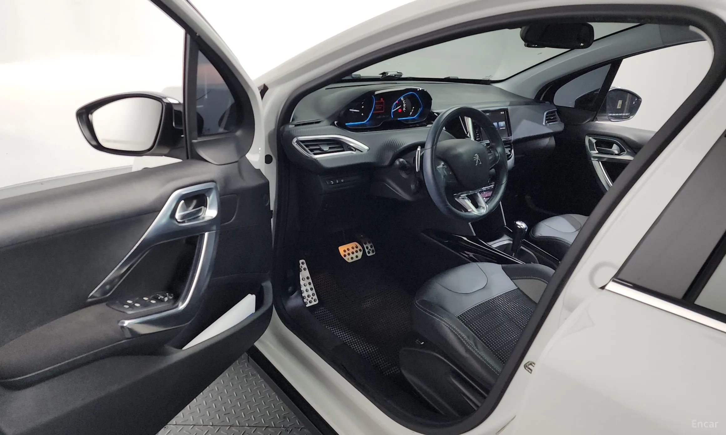 Peugeot 2008. превью 10