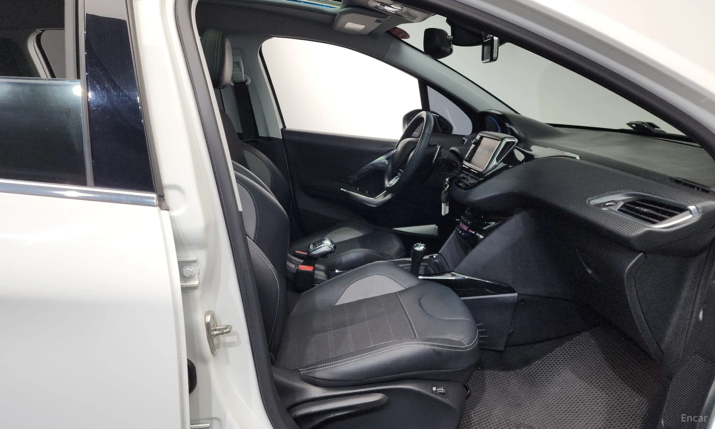 Peugeot 2008. превью 11