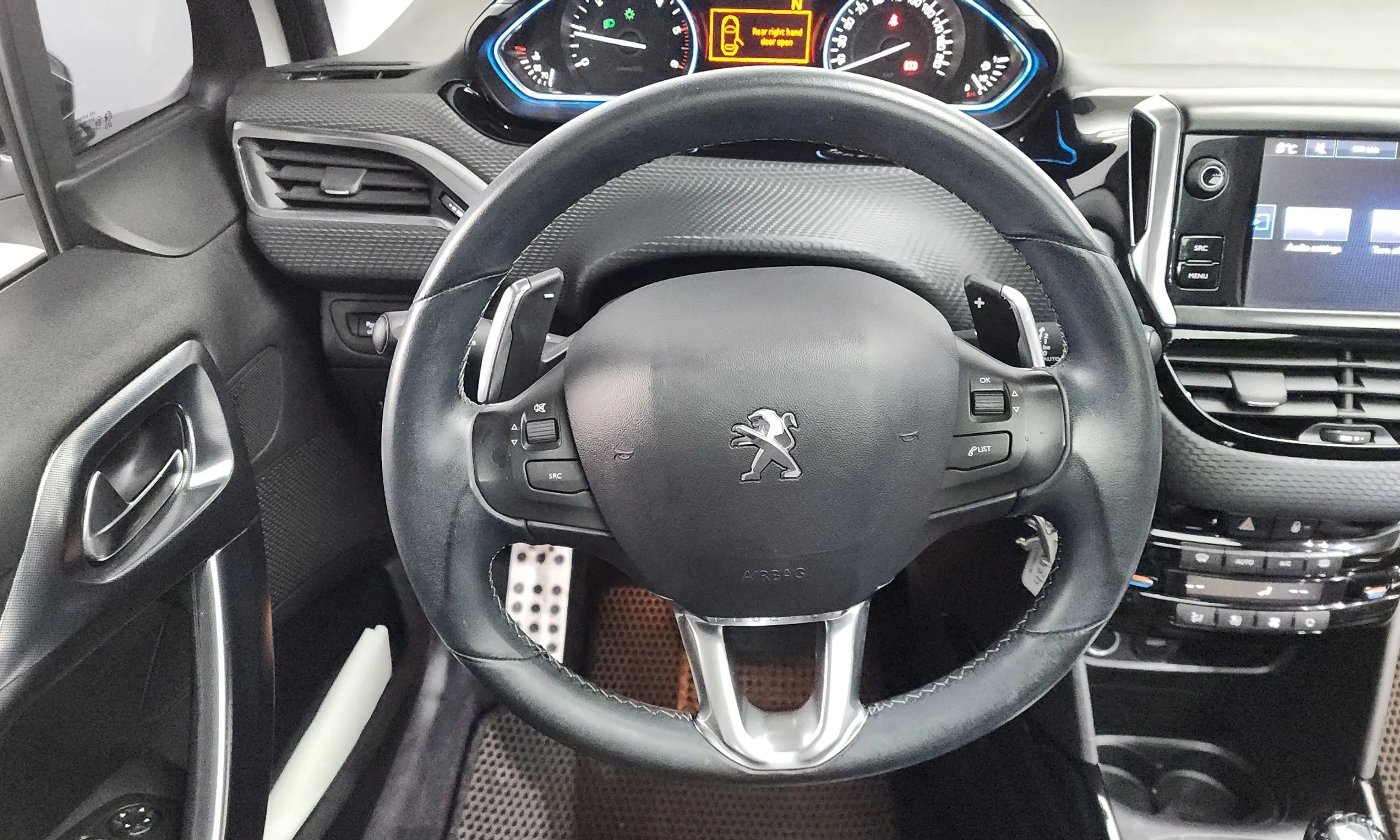 Peugeot 2008. превью 13
