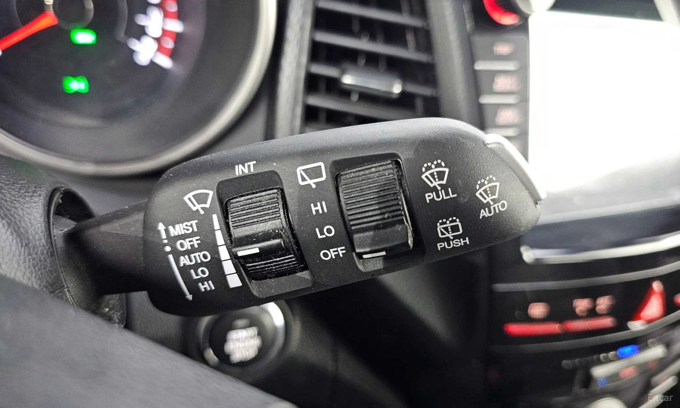 KG Mobility (SsangYong) Tivoli Air превью 18