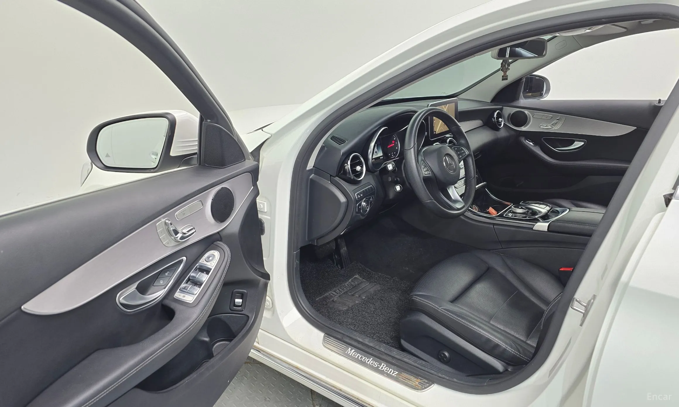 Mercedes Benz C-Class W205 превью 10