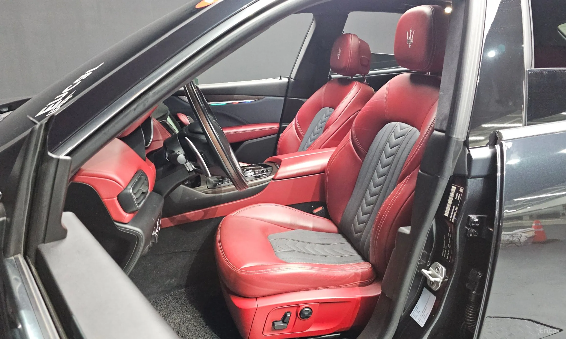Maserati Levante превью 10