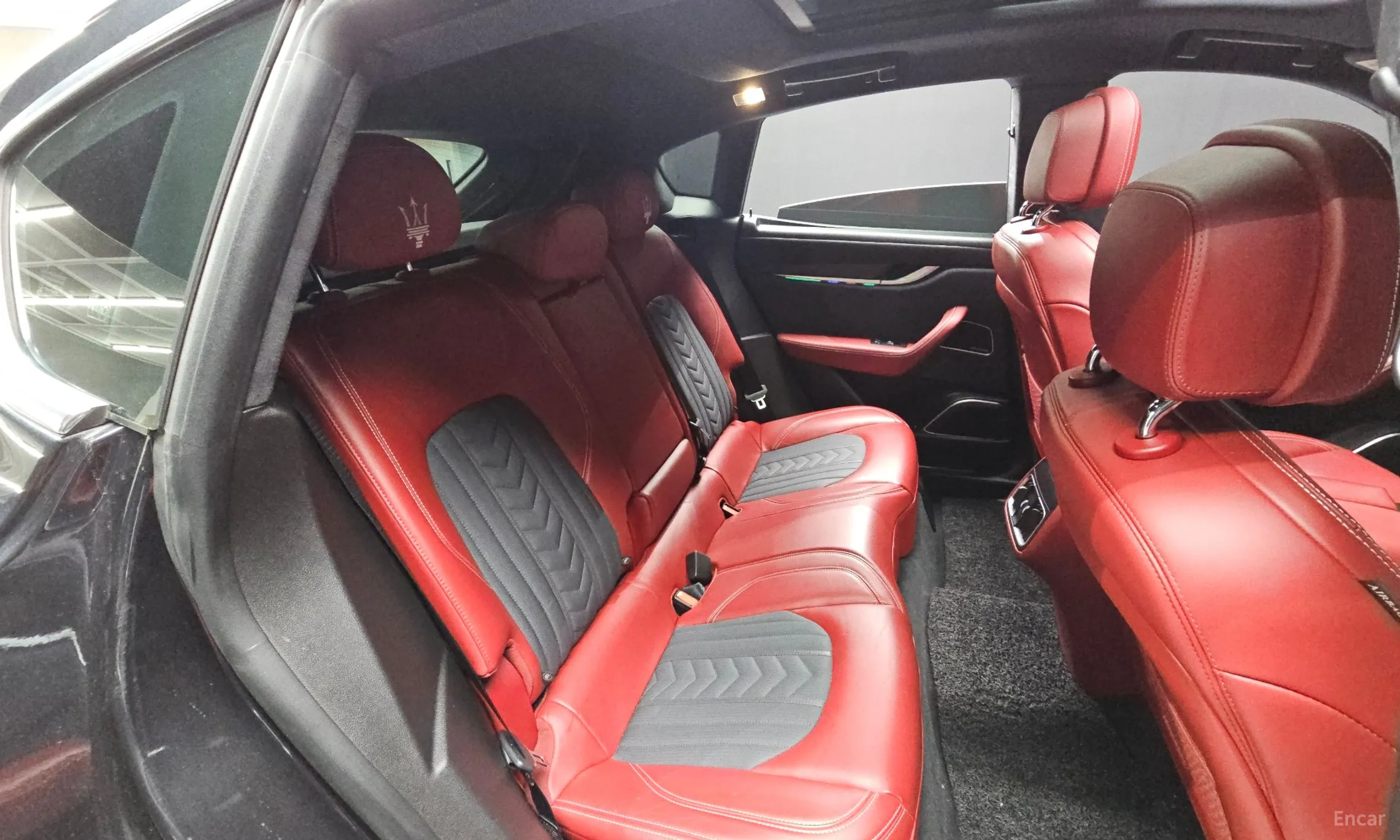 Maserati Levante превью 13