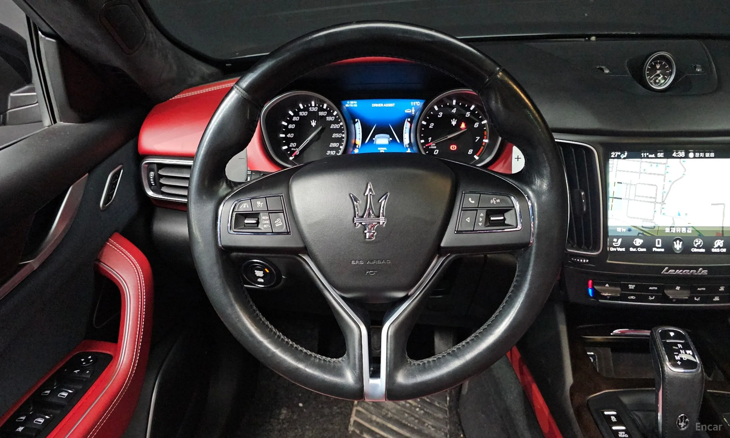 Maserati Levante превью 14