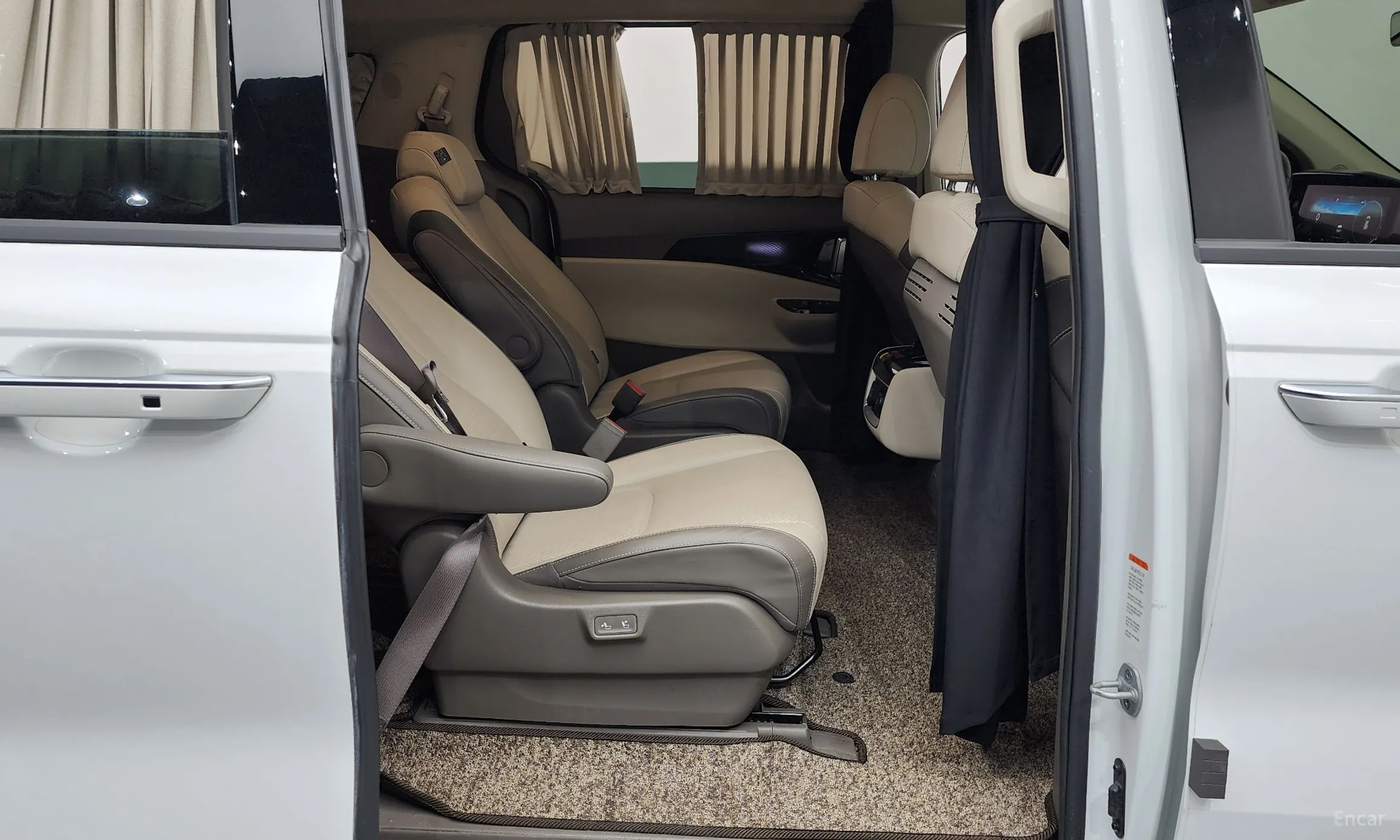 Kia Carnival Gen 4 превью 12