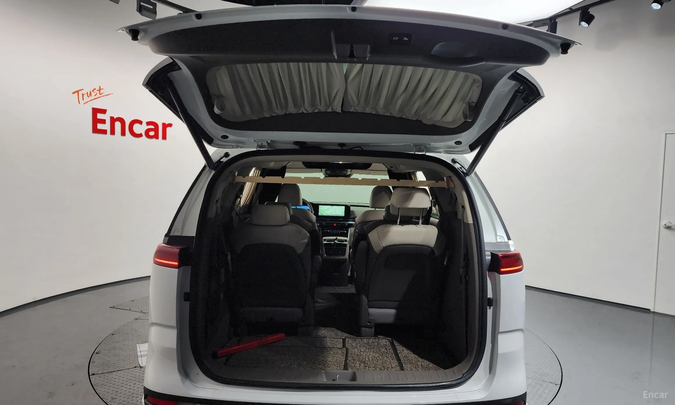 Kia Carnival Gen 4 превью 20