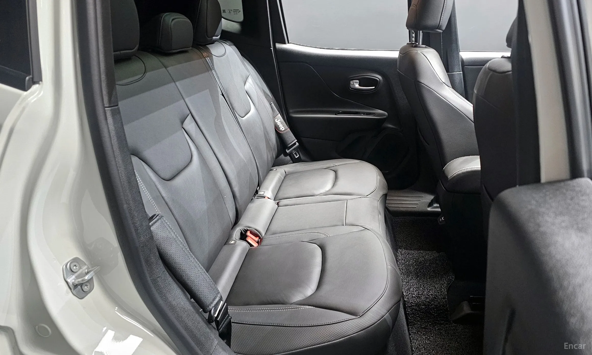 Jeep Renegade превью 12