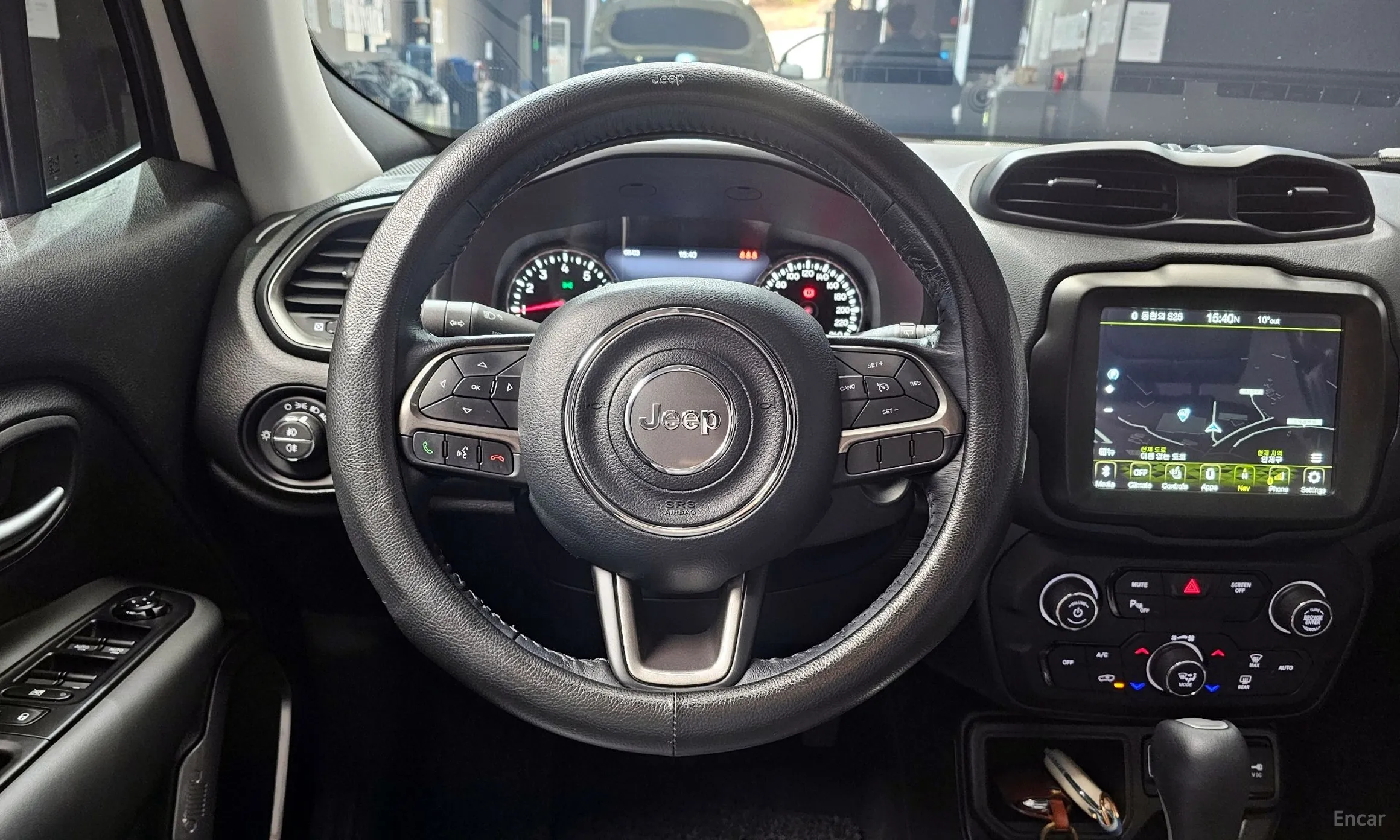 Jeep Renegade превью 14