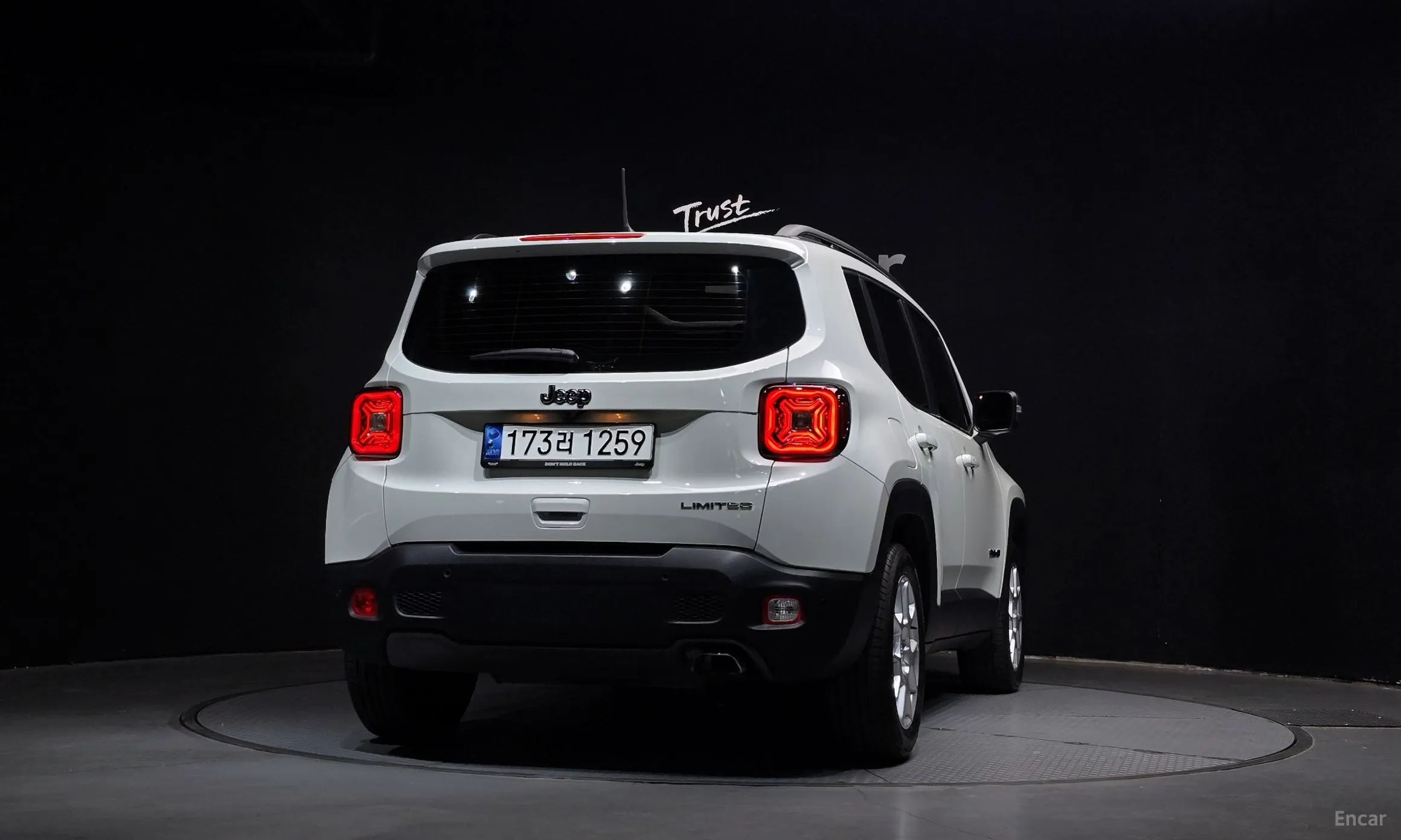 Jeep Renegade превью 4