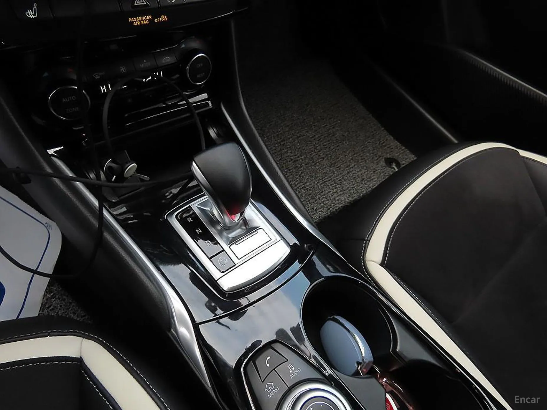 Infiniti Q30 превью 10