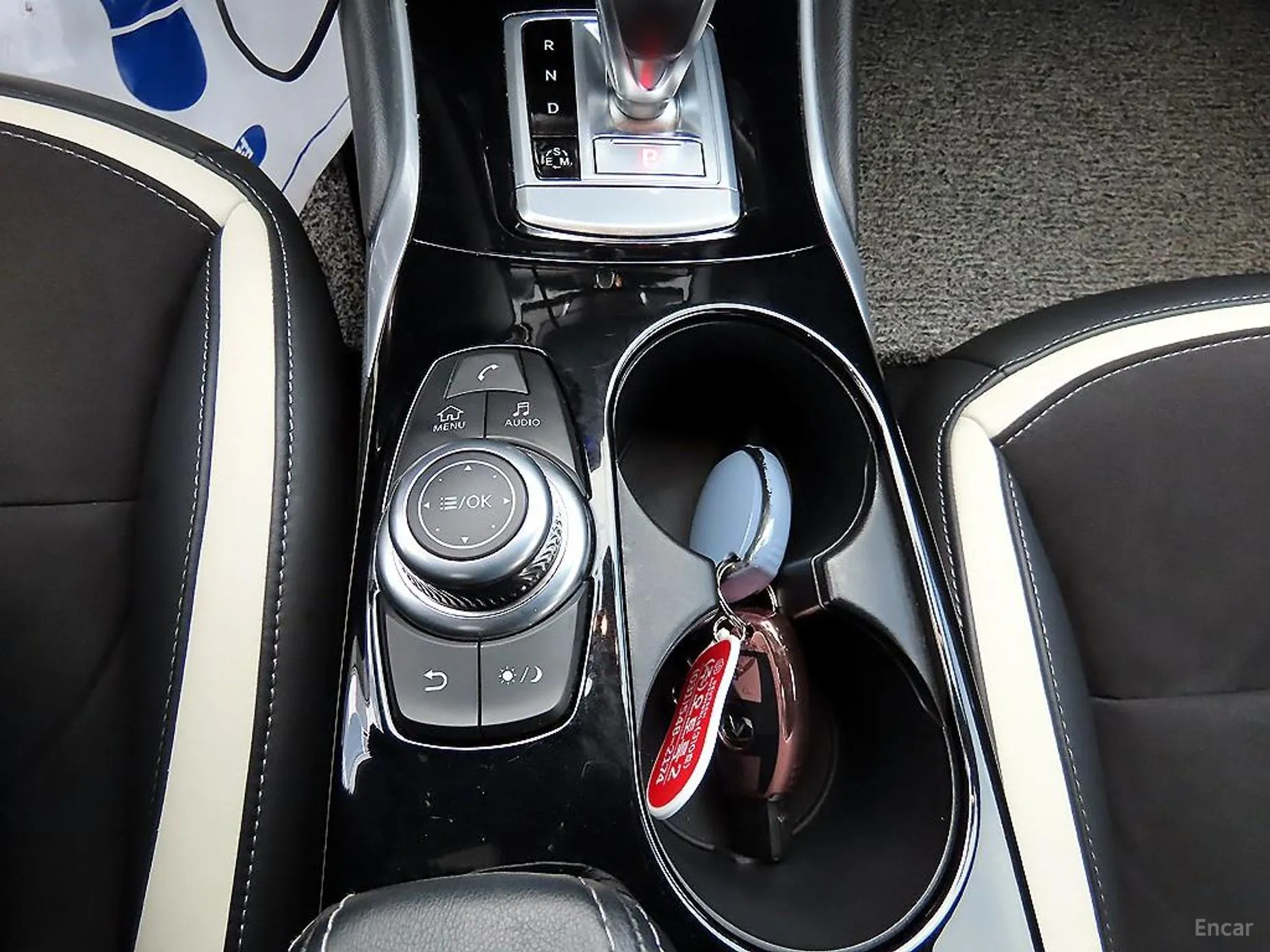Infiniti Q30 превью 12