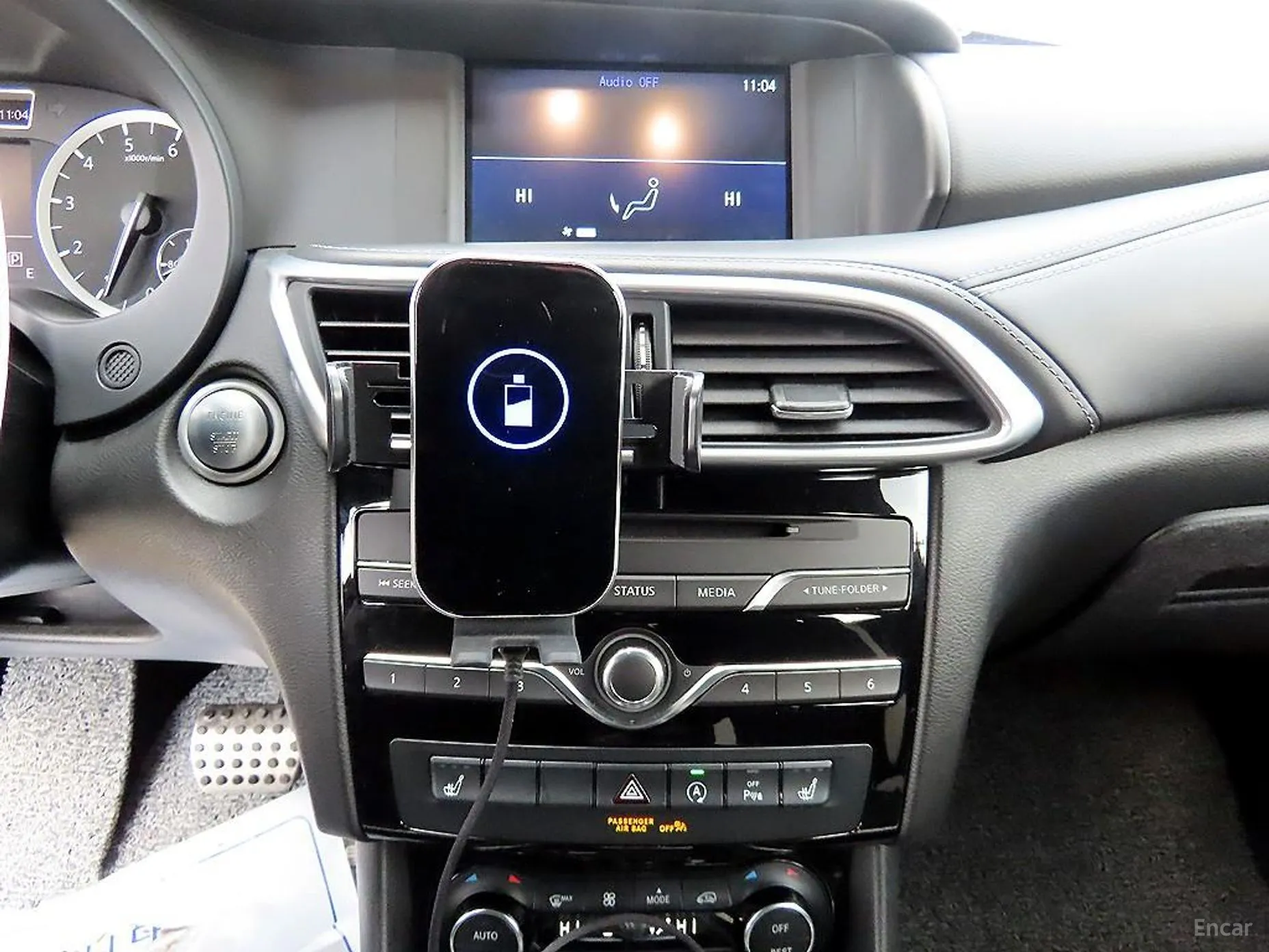 Infiniti Q30 превью 13
