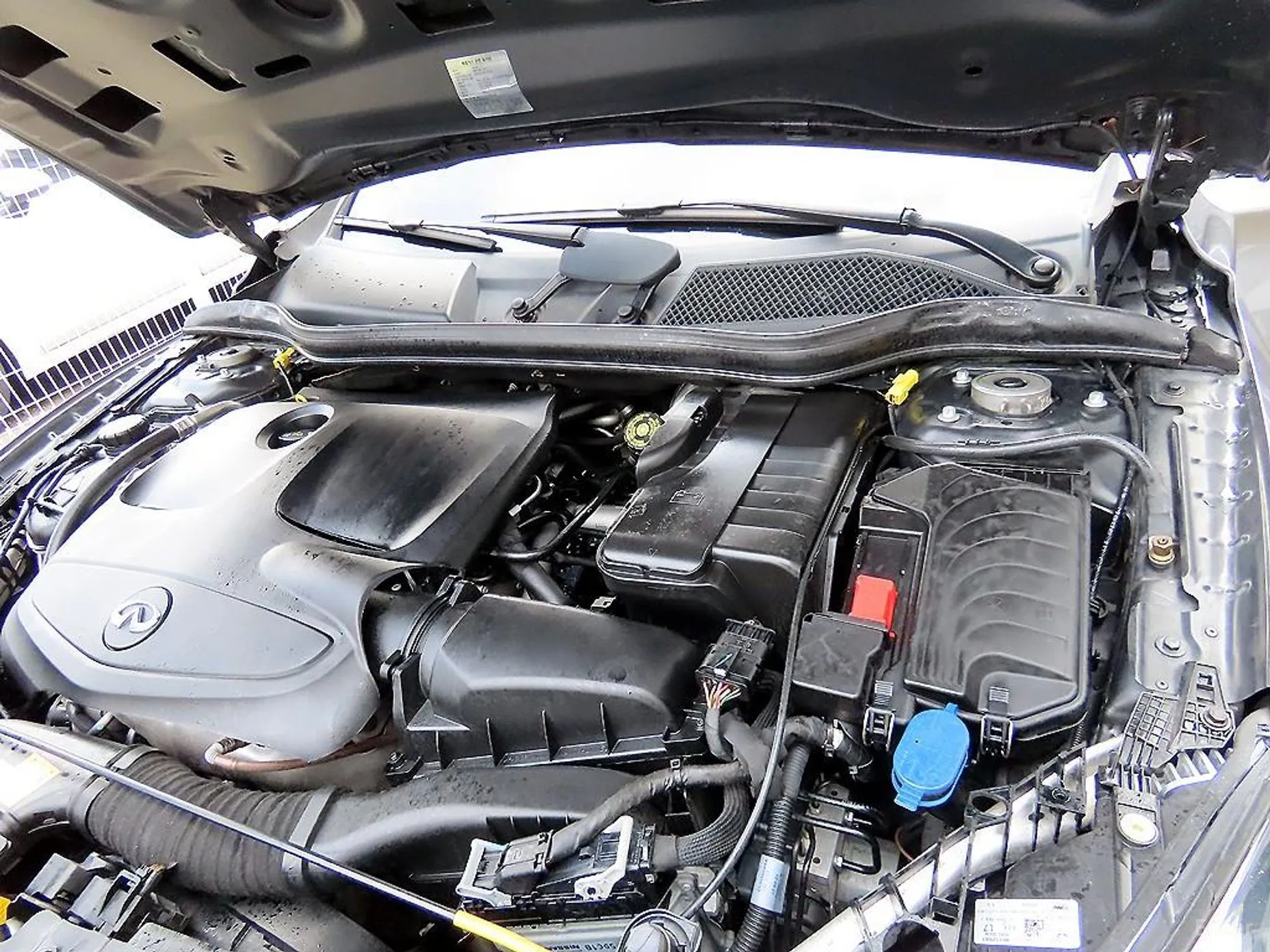 Infiniti Q30 превью 19