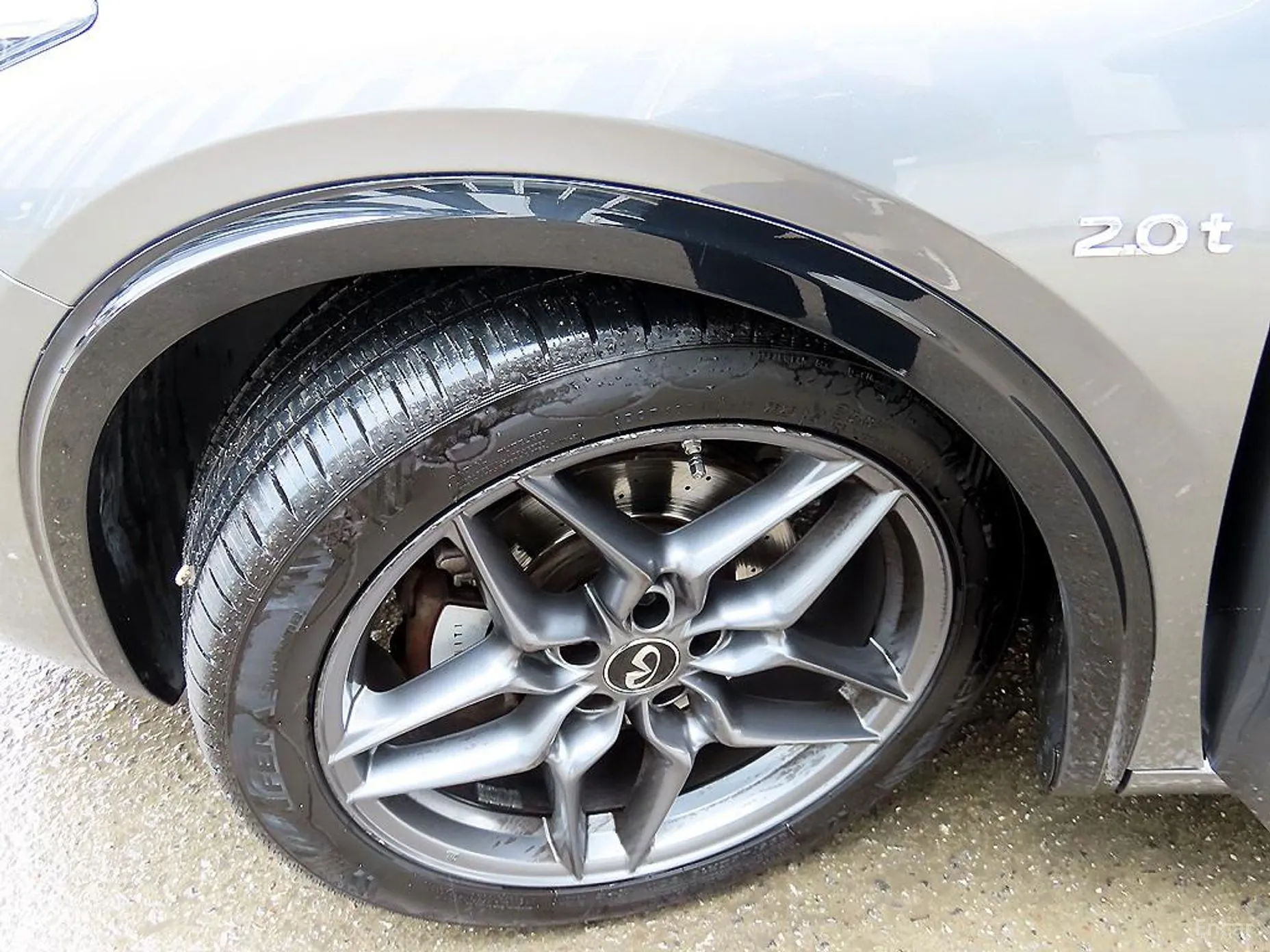 Infiniti Q30 превью 20