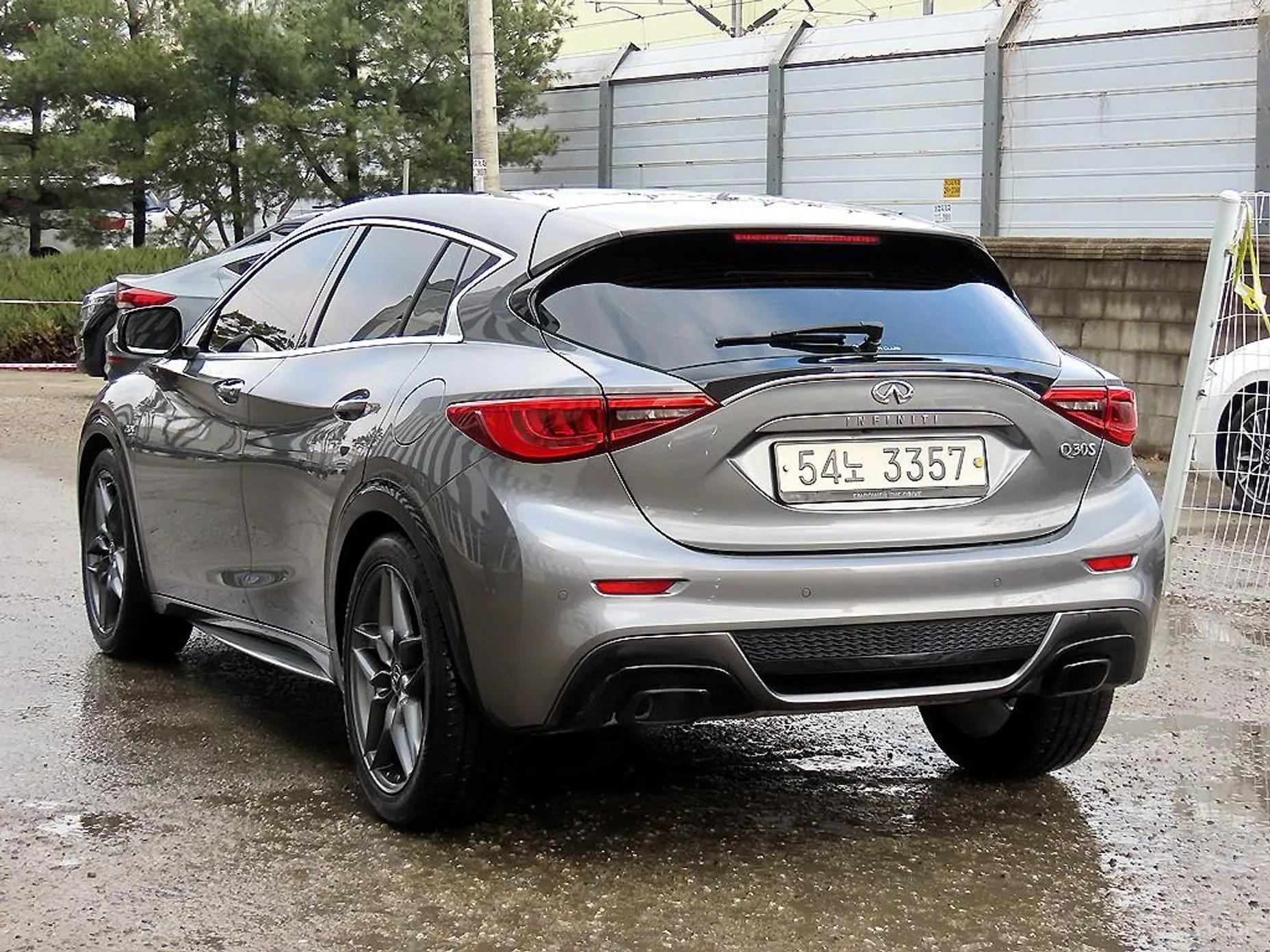 Infiniti Q30 превью 3