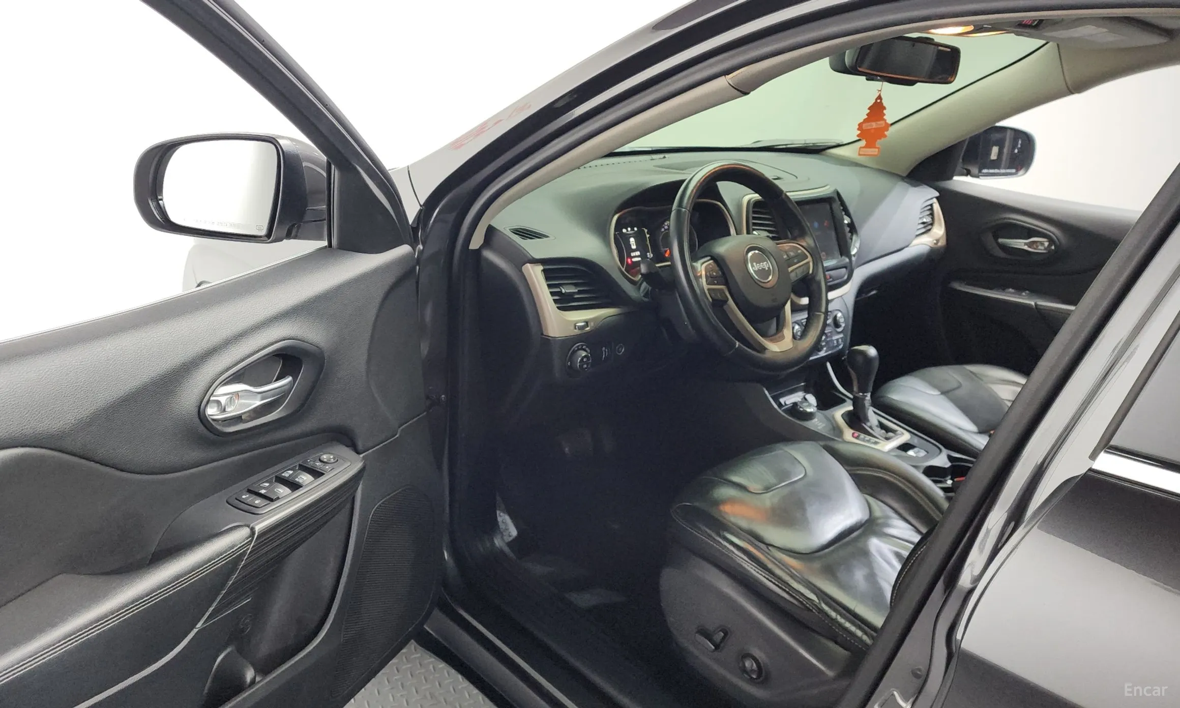 Jeep Cherokee (KL) превью 10