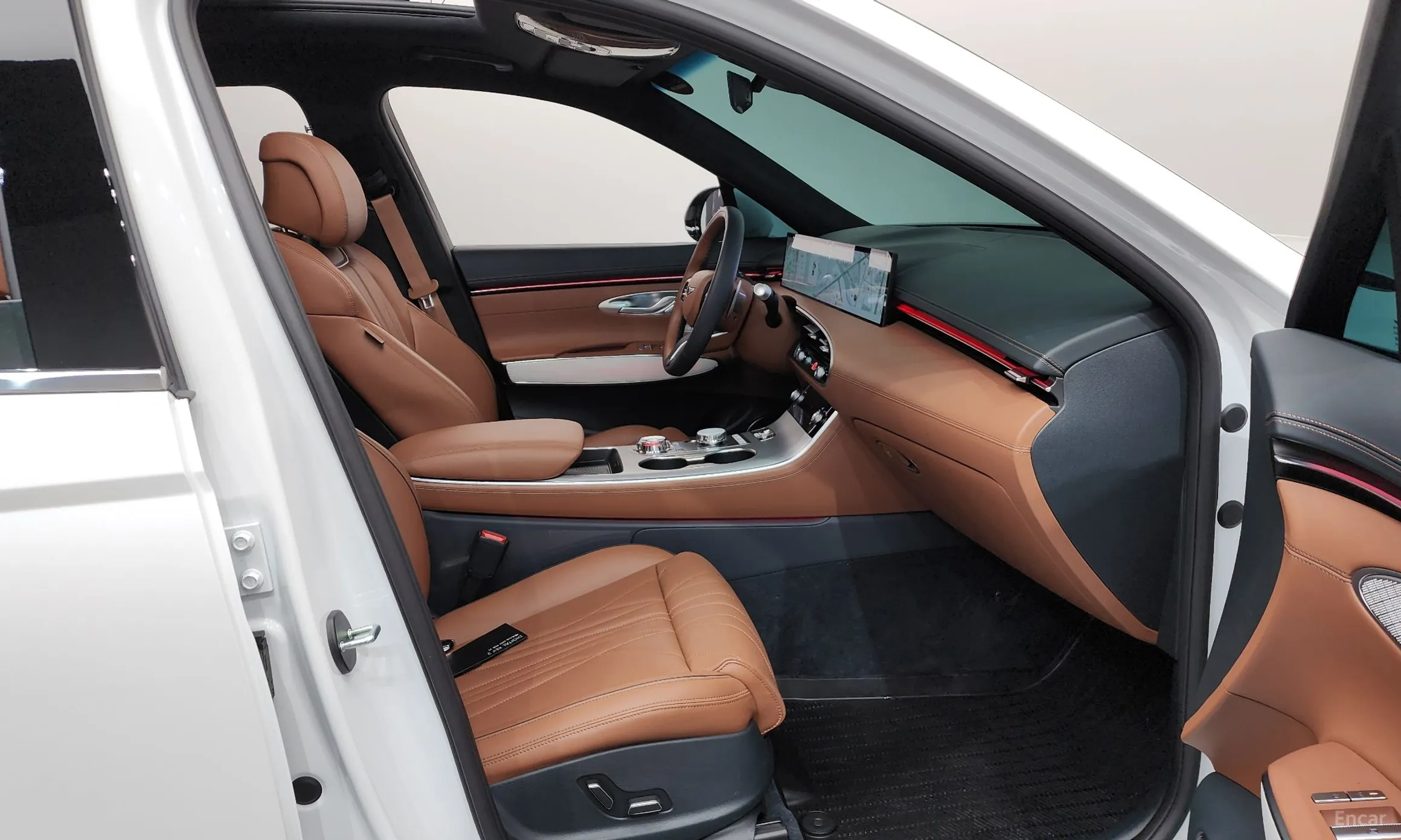 Genesis GV70 превью 11