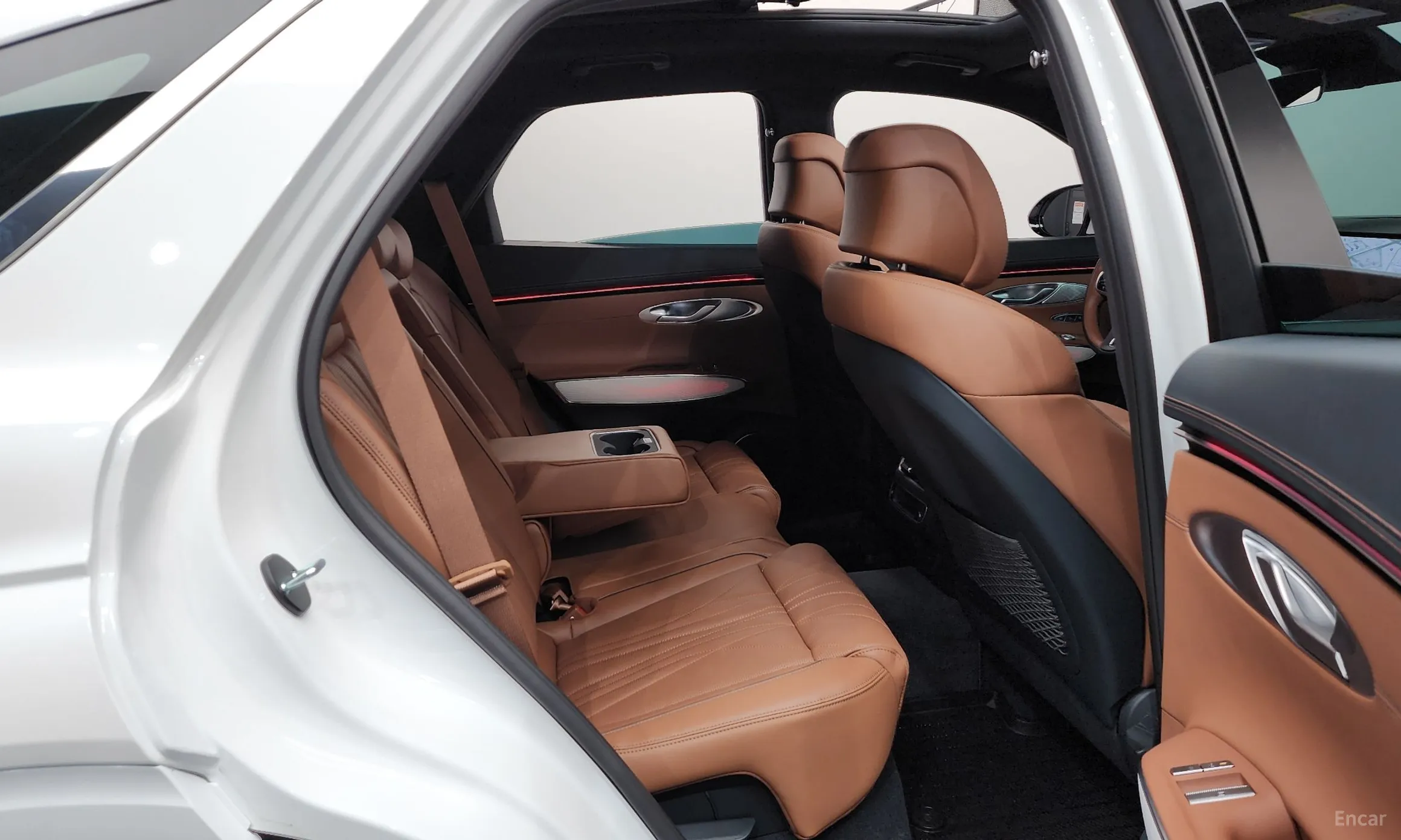 Genesis GV70 превью 12