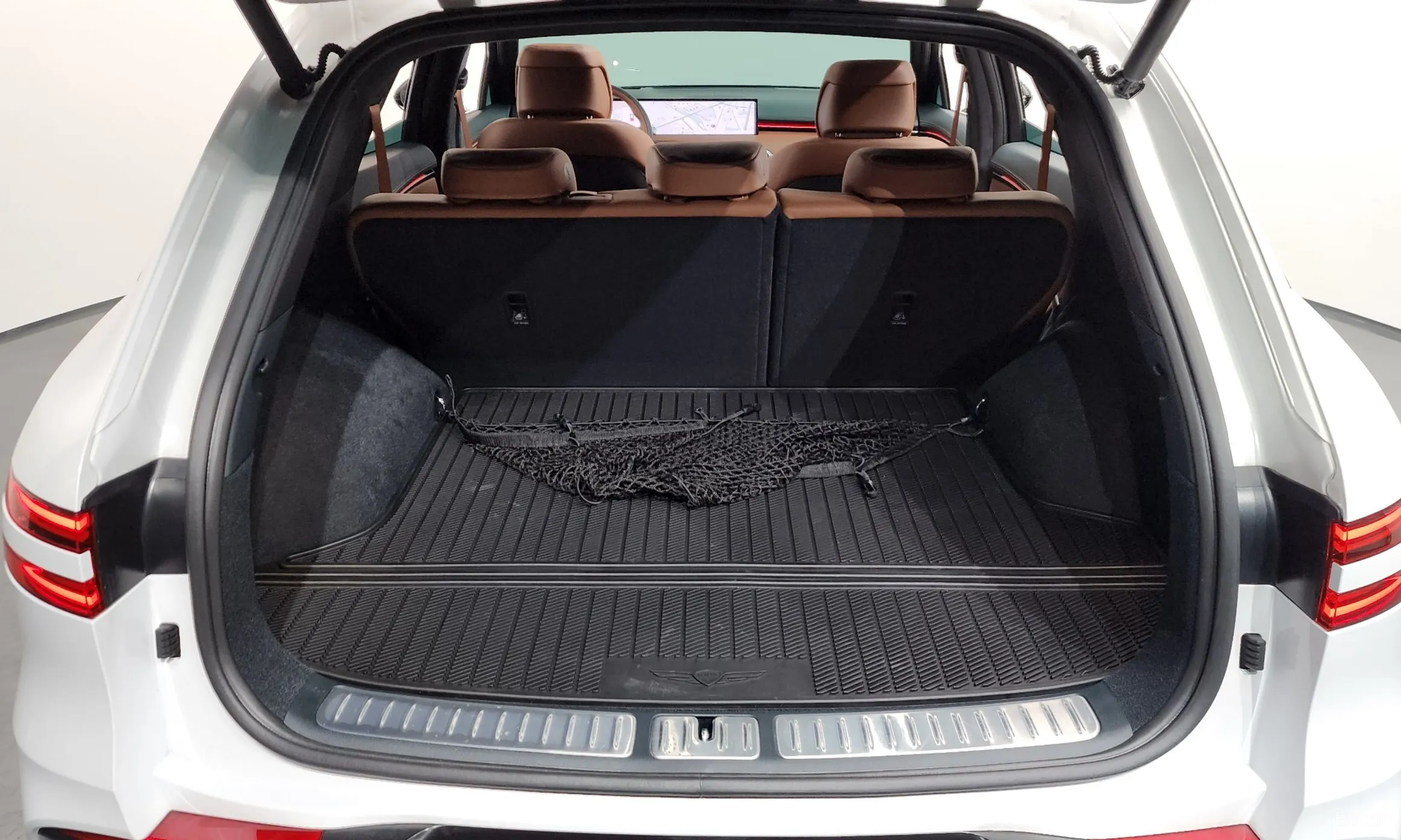 Genesis GV70 превью 20