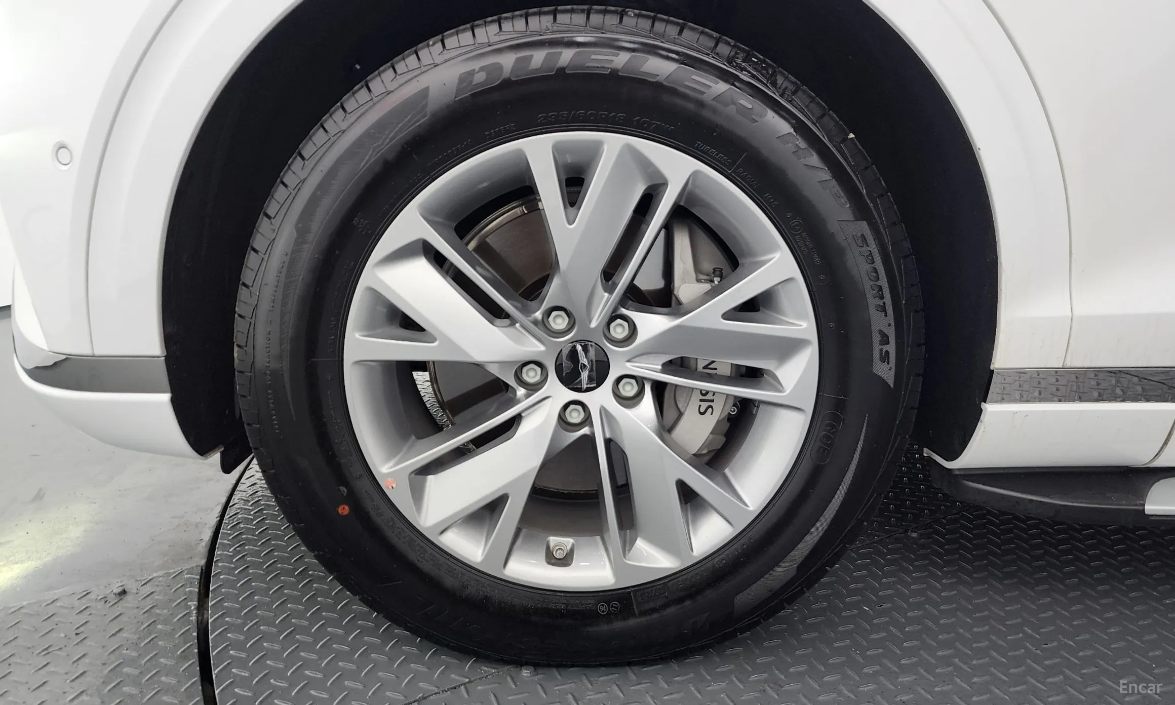 Genesis GV70 превью 5