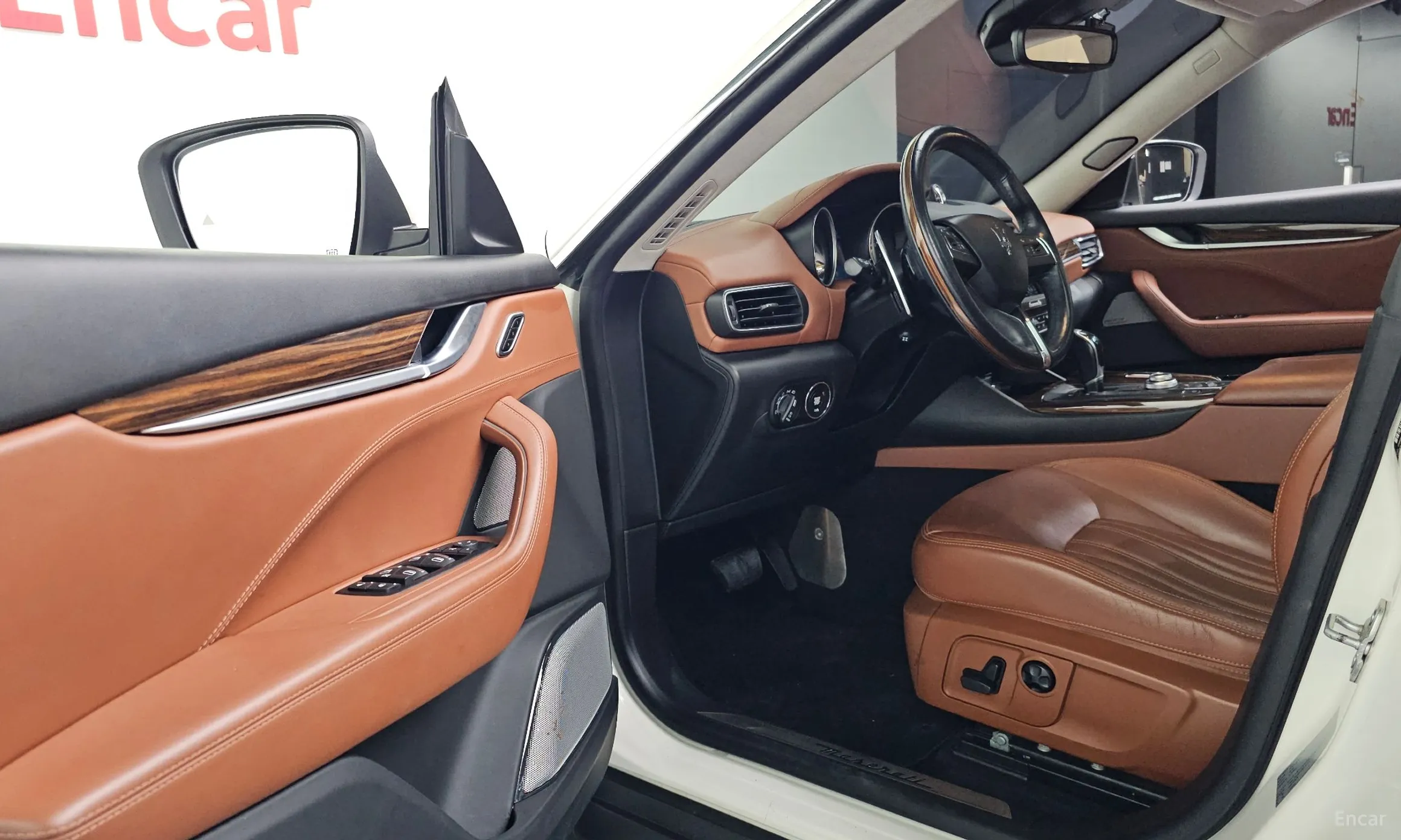 Maserati Levante превью 10