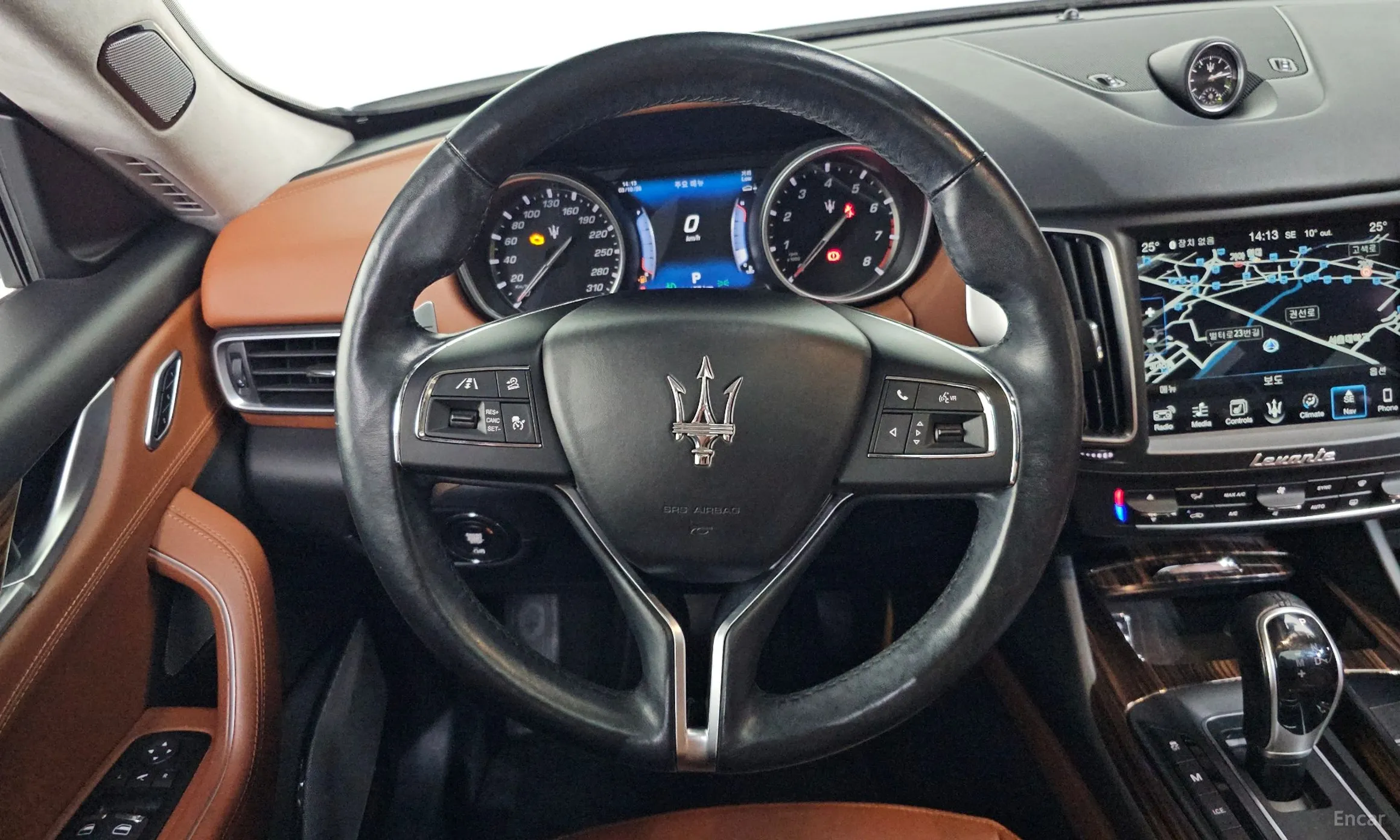 Maserati Levante превью 13