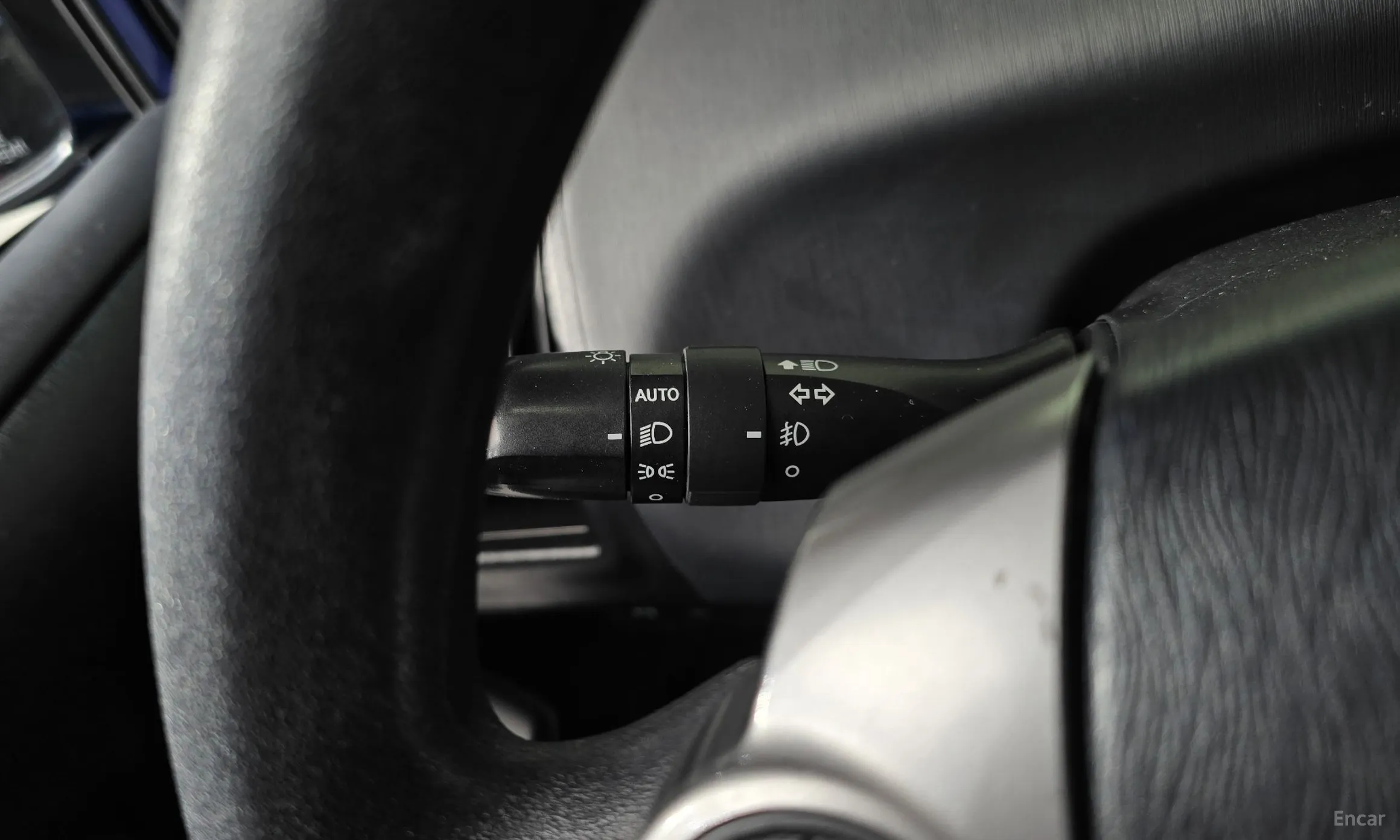 Toyota Prius V превью 17