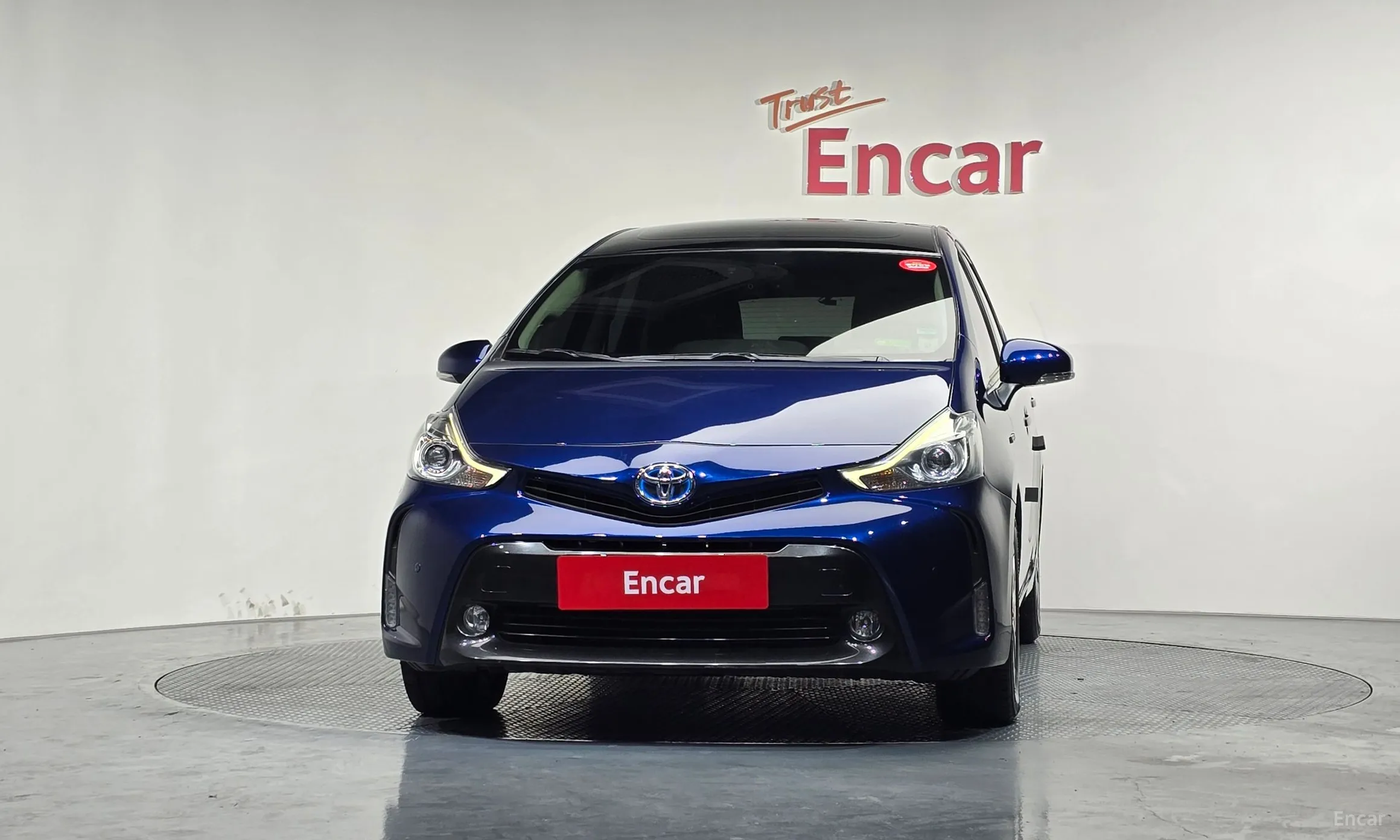 Toyota Prius V превью 3