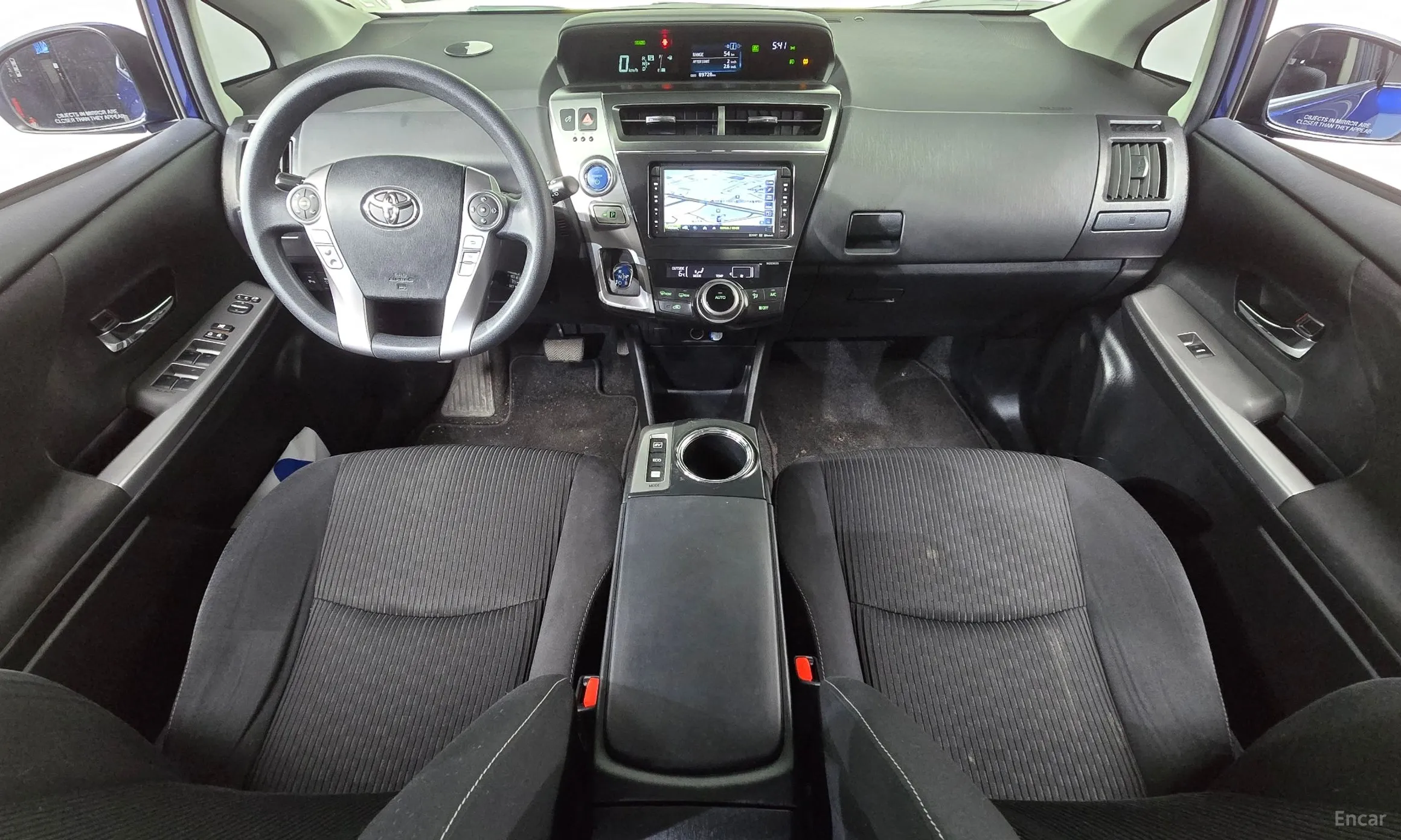 Toyota Prius V превью 7