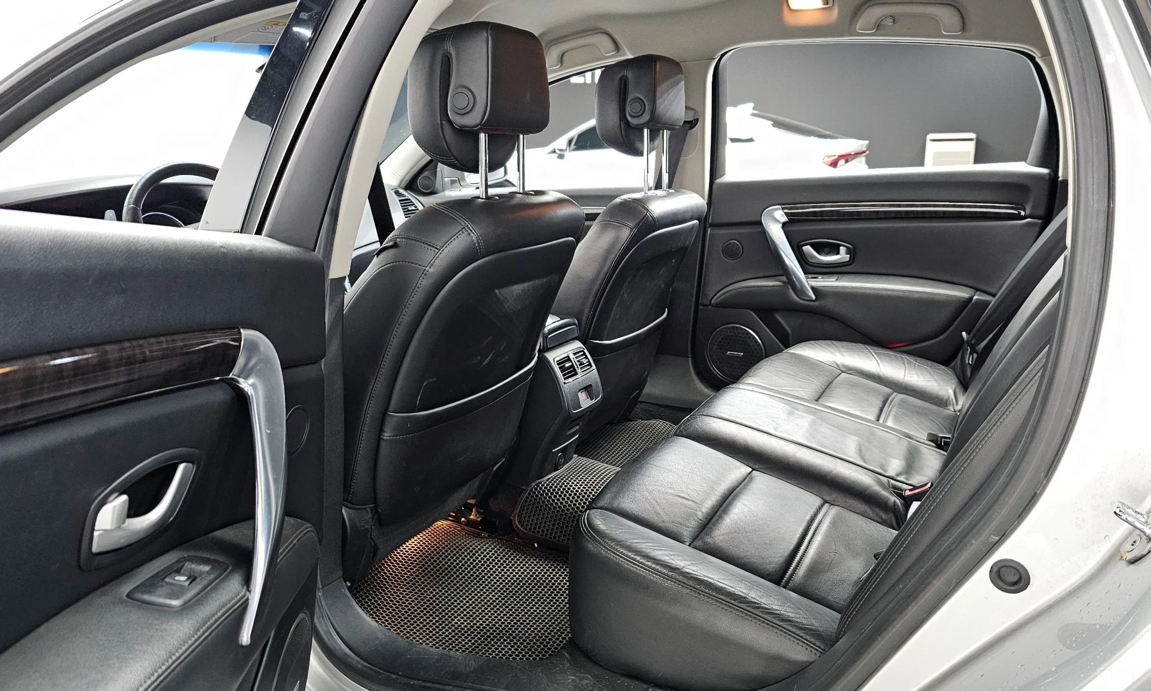 Renault Korea (Samsung) SM7 превью 10
