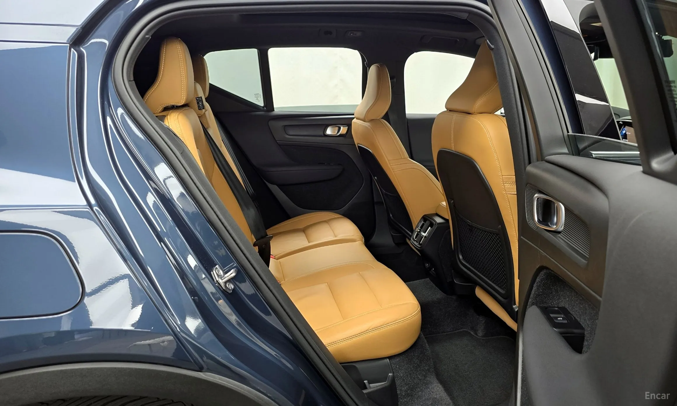 Volvo XC40 превью 12